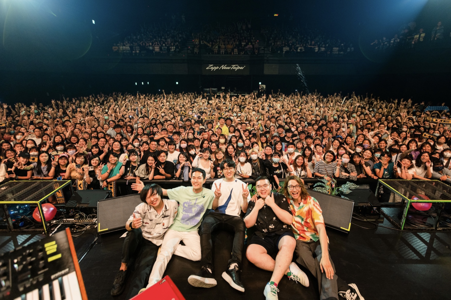 宇宙人在《2023 夏季巡迴演唱會》台北首場帶來精彩演出。(相信音樂提供)