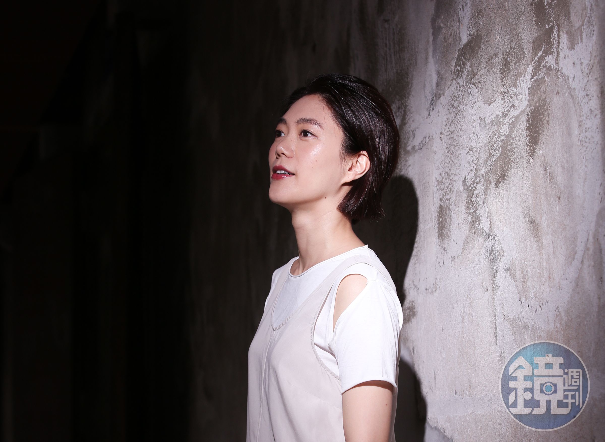一般人眼中鄧九雲算是個不折不扣的文青女演員，尤其她現在還身兼作家，但她自認文青指數只算中間偏多一點點的6分。