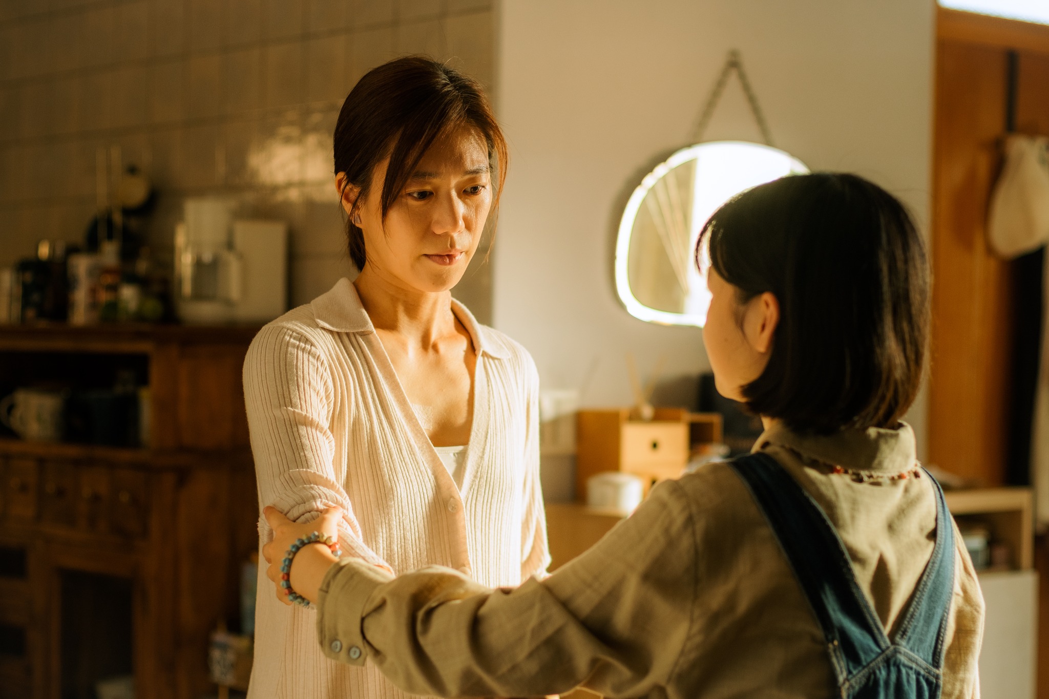 不僅是《溟溟》,鄧九雲在多部作品中都演過媽媽,包括短片《呼吸練習》,她就飾演一位罹癌的母親。(翻攝自鄧九雲臉書)
