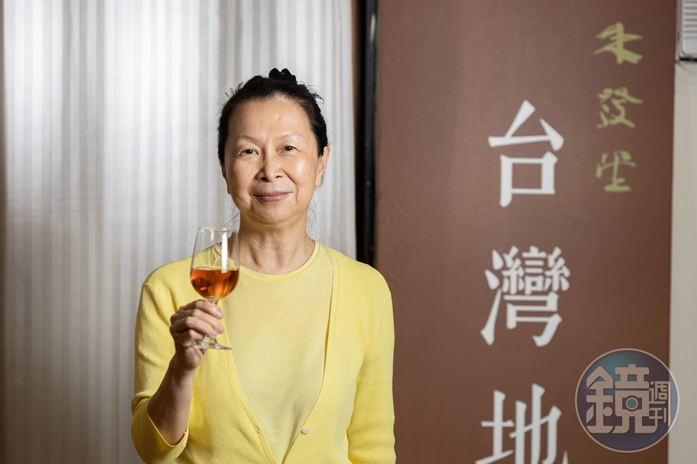 董又華為禾發堂創辦人之一,本業退休後致力推廣台灣地酒文化。