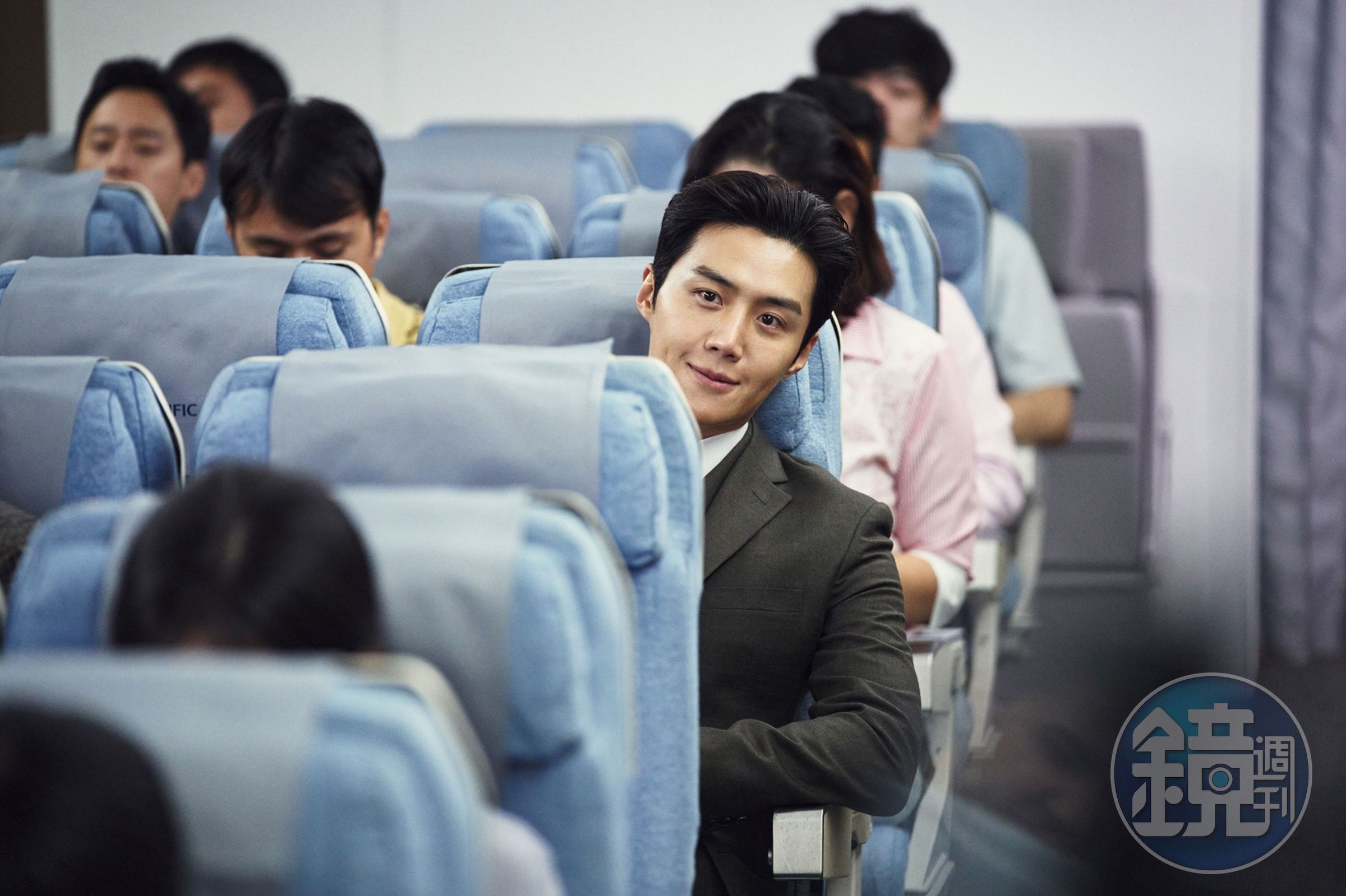 金宣虎在《貴公子》將以令人看得心寒的笑容演出神祕追擊者。(車庫娛樂提供)