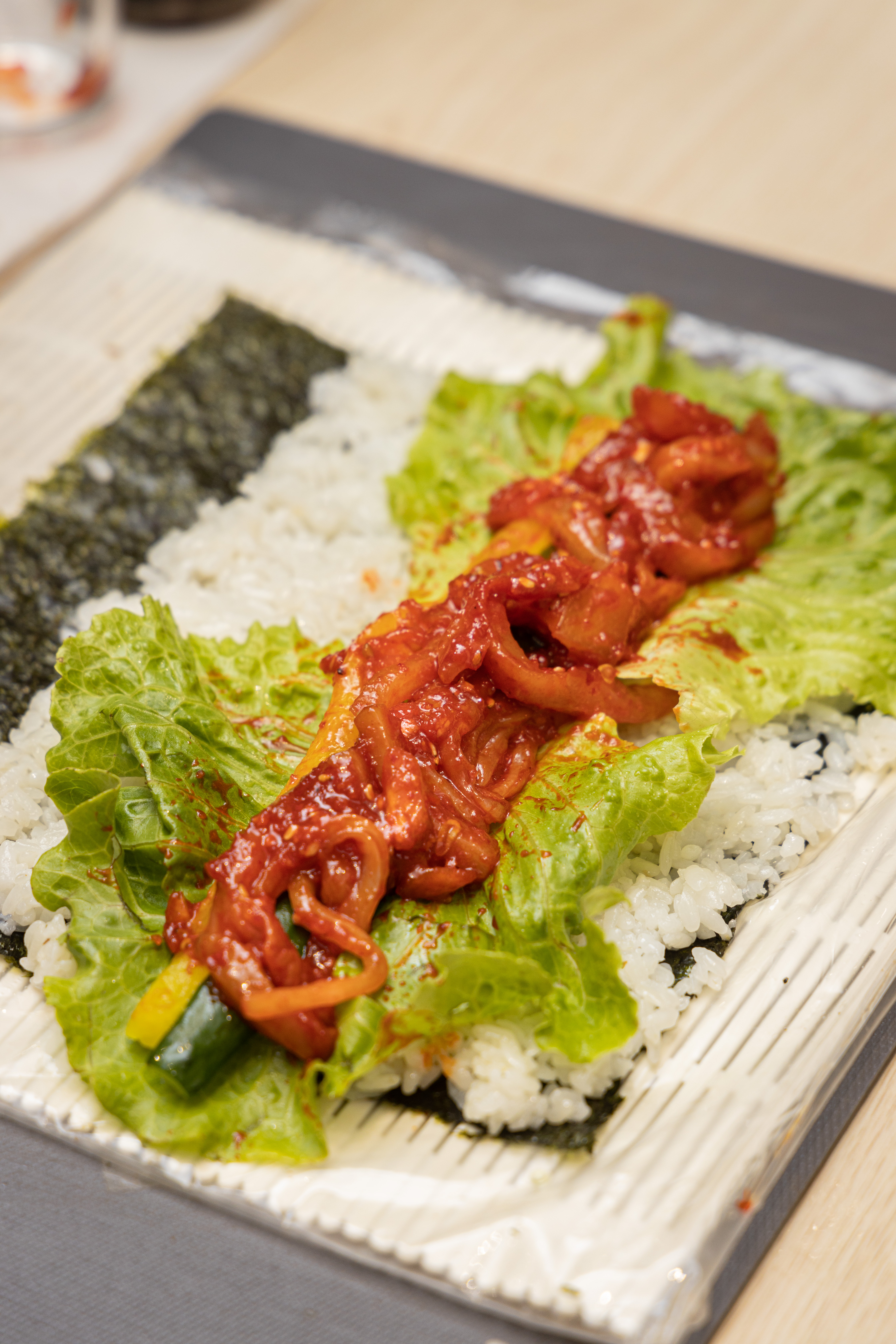 生醃魷魚從韓國進口，再用調料重新醃製過，口感超滑嫩。