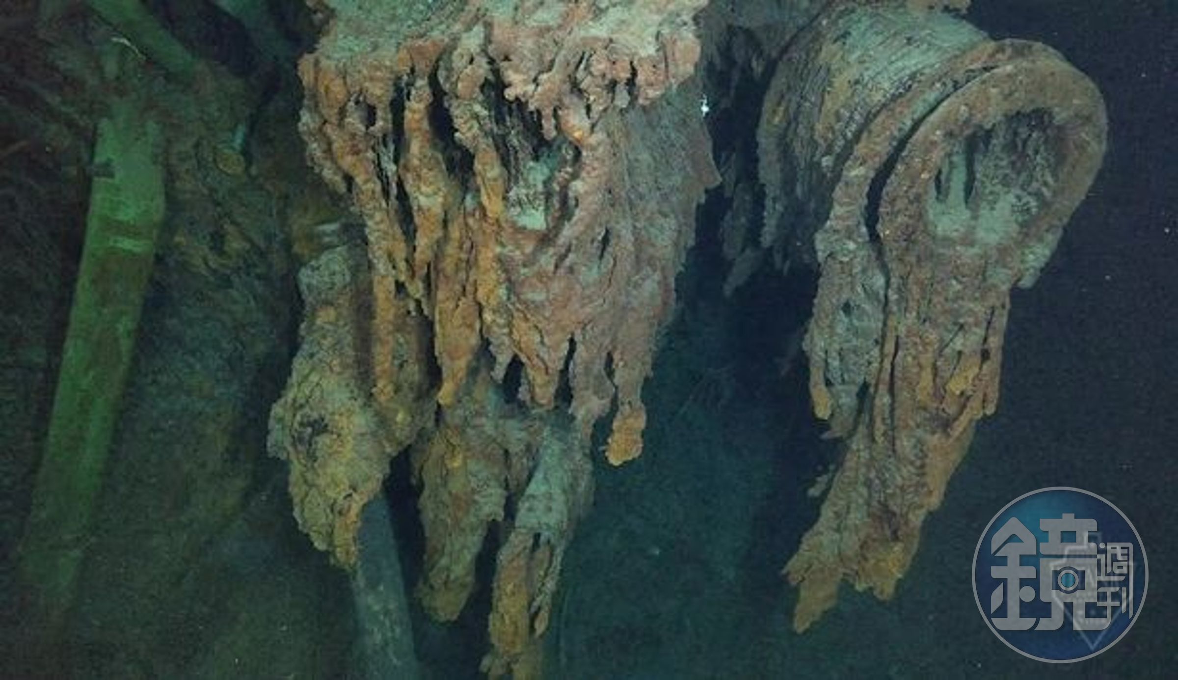 鐵達尼號殘骸沉在3800公尺海底。(翻自《每日星報》)