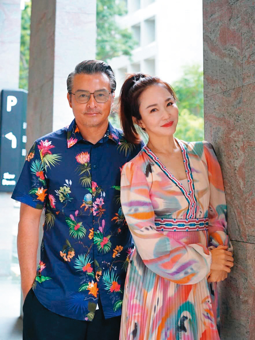 李銘順與范文芳（右）因為拍攝電視劇《神鵰俠侶》相戀，2009年結婚的他們，放閃就是日常。（翻攝自李銘順臉書）