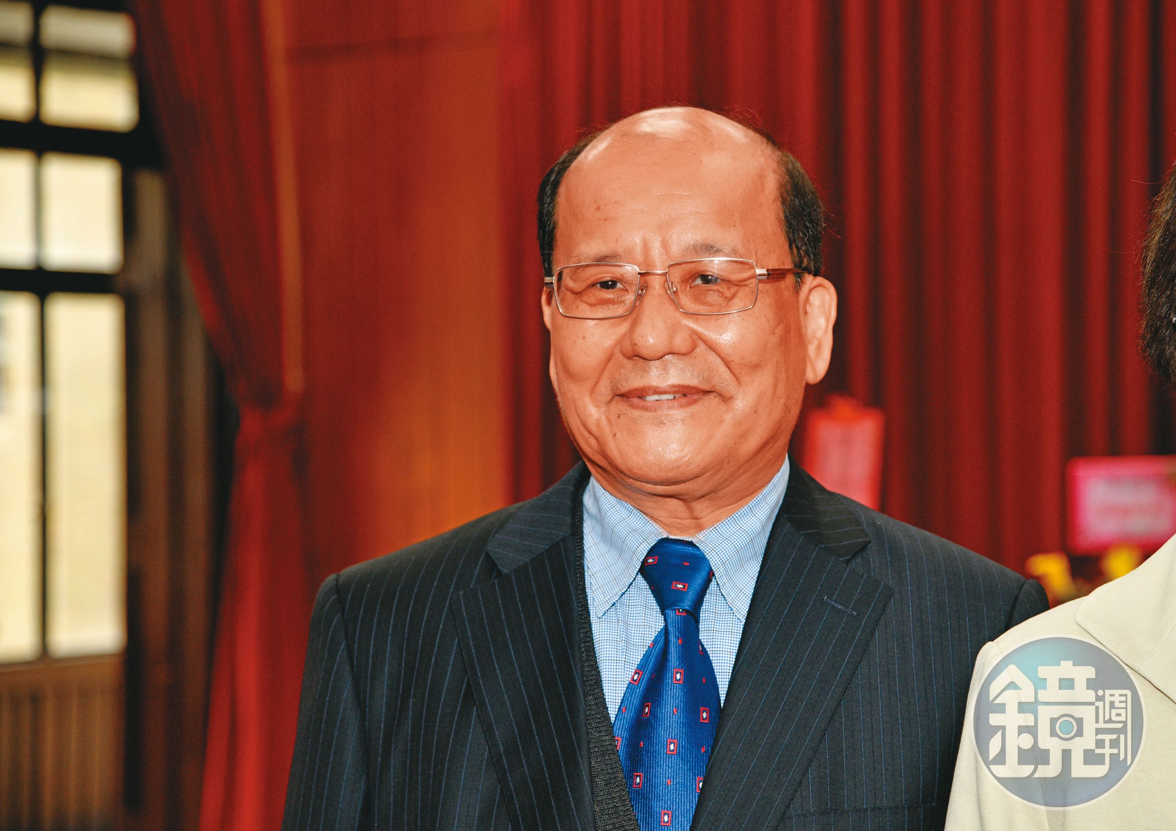 李伯道自稱「司法界的不沾鍋」,形象正直,卻因涉性騷而匆匆離職。