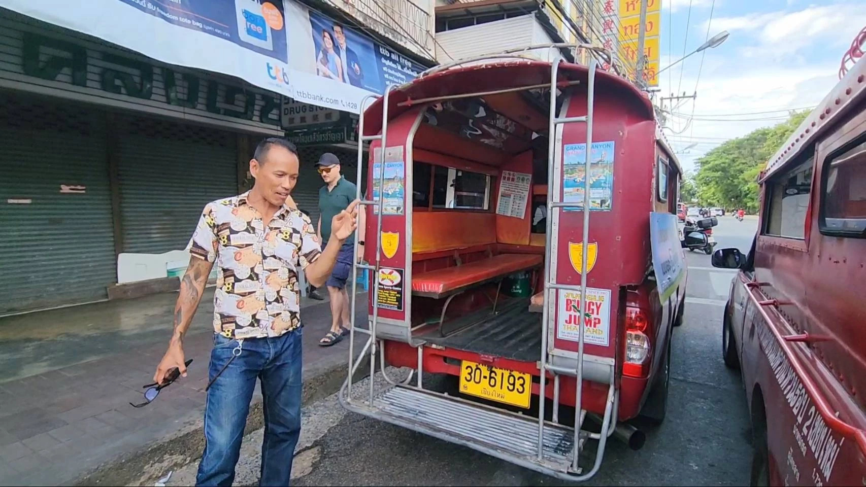 計程車公司說，當時司機也不知道正妹在進行性感拍攝。（翻自komchadluek.net）