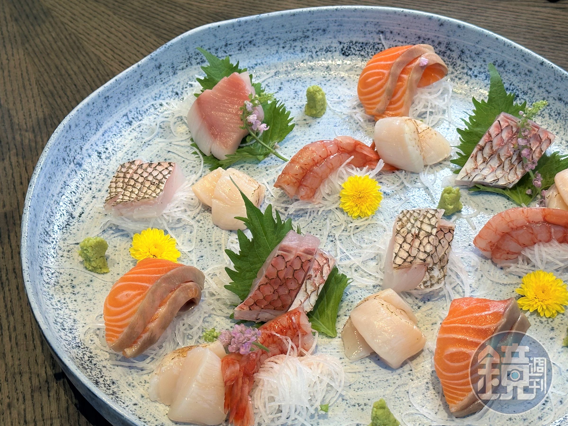 「極上刺身」除了鮪魚、鮭魚,還有特殊魚種長尾鳥,以及生食級的胭脂蝦和干貝。(1,888元/份)