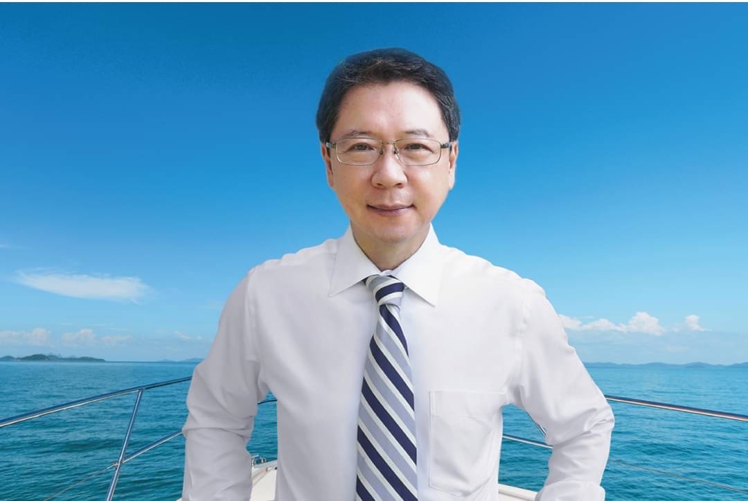 財經名嘴阮慕驊駁斥酒後亂性指控，但爆料女子再公開當年事發後的對話紀錄。（翻攝自阮慕驊臉書）