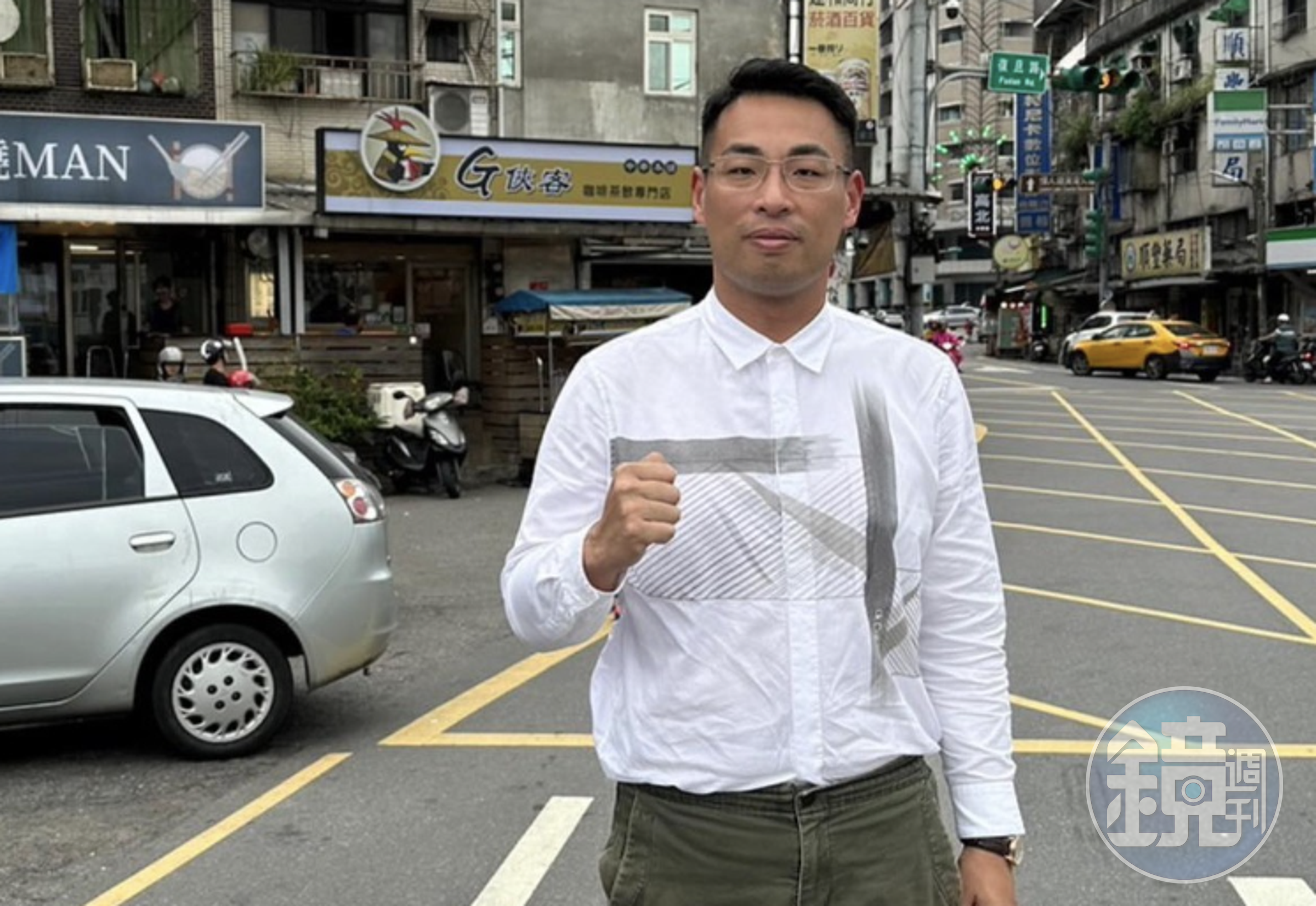 民進黨基隆市市議員張秉鈞疑與父親、前市議員張錦煌涉以人頭詐領助理費,今遭聲押。(翻攝張秉鈞臉書)