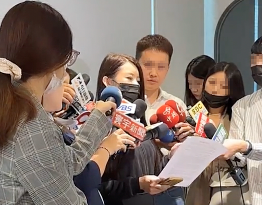 網紅小紅老師開記者會反擊NONO「沒有印象」。（翻攝自網路）