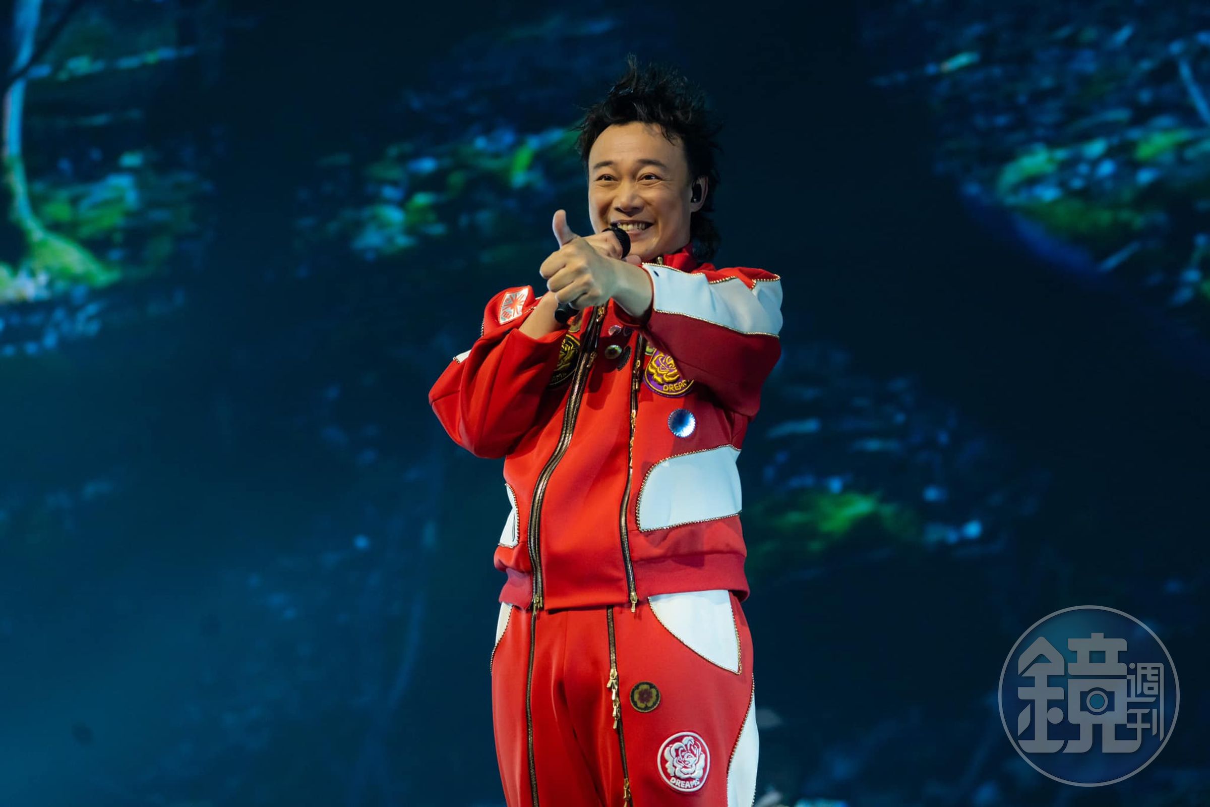 陳奕迅年底將到廣州舉辦演唱會，但多首經典歌曲的作詞人林夕卻被改名。（翻攝自陳奕迅臉書）