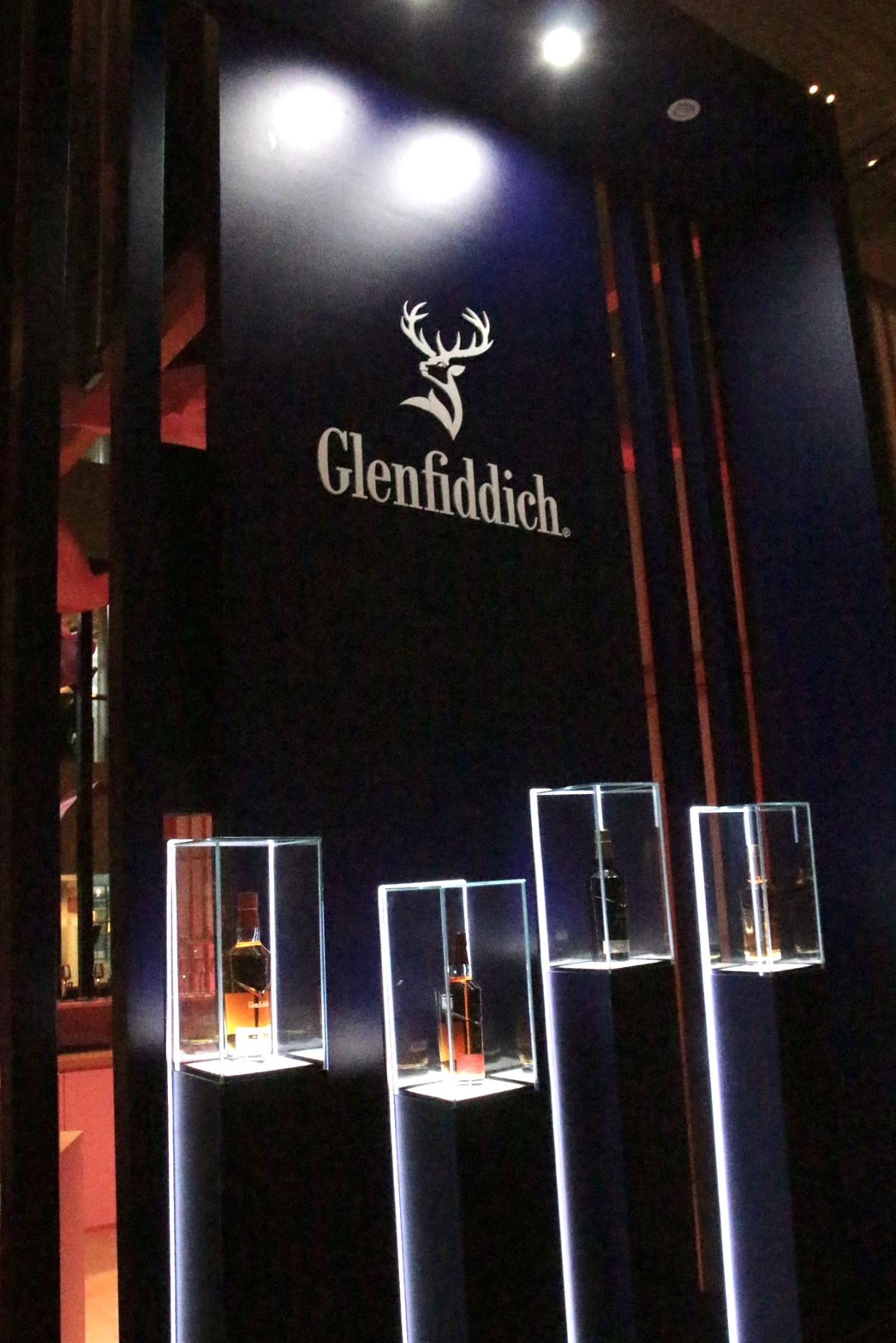 6月底前,在台北晶華酒店就能夠一次品飲格蘭菲迪奢華系列酒款,感受不同珍稀風味。