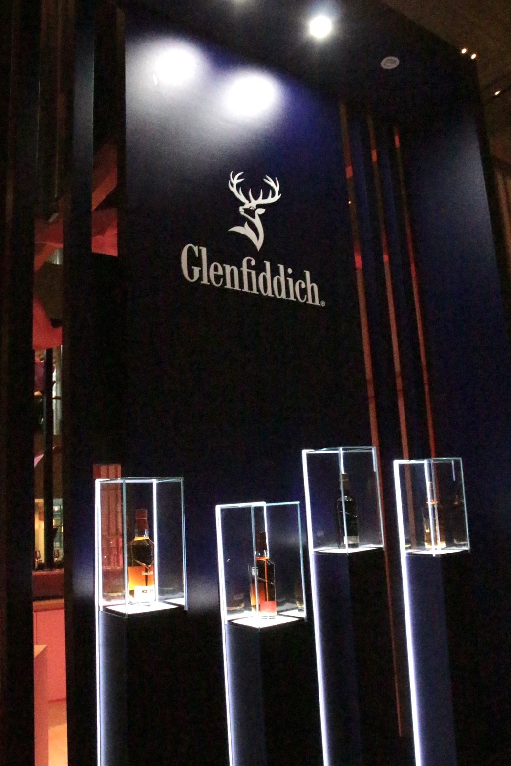 6月底前，在台北晶華酒店就能夠一次品飲格蘭菲迪奢華系列酒款，感受不同珍稀風味。