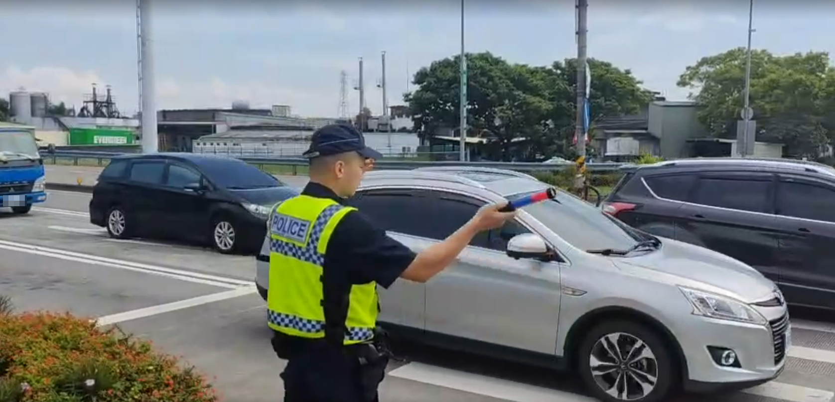 蘇澳交流道車流量大。（翻攝畫面）