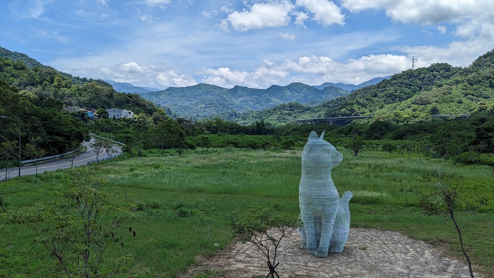 浪漫台三線藝術季24日登場，台三線沿路都能探索到藝術作品，圖為藝術家廖建忠作品《望鄉》。
