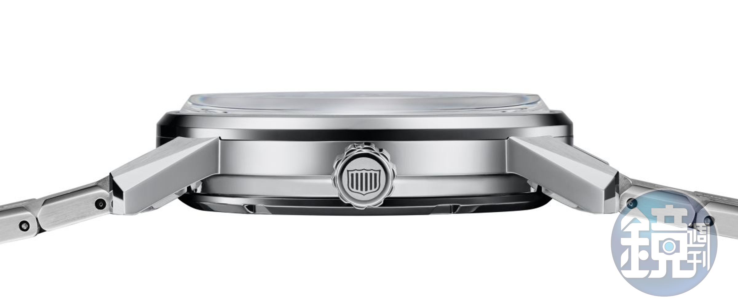 全新King Seiko SJE089 外型幾乎就是1965年老錶的翻版，採用6L35機芯，但錶殼和盒形藍寶石水晶錶鏡做了微調，使厚度僅約10.7mm。