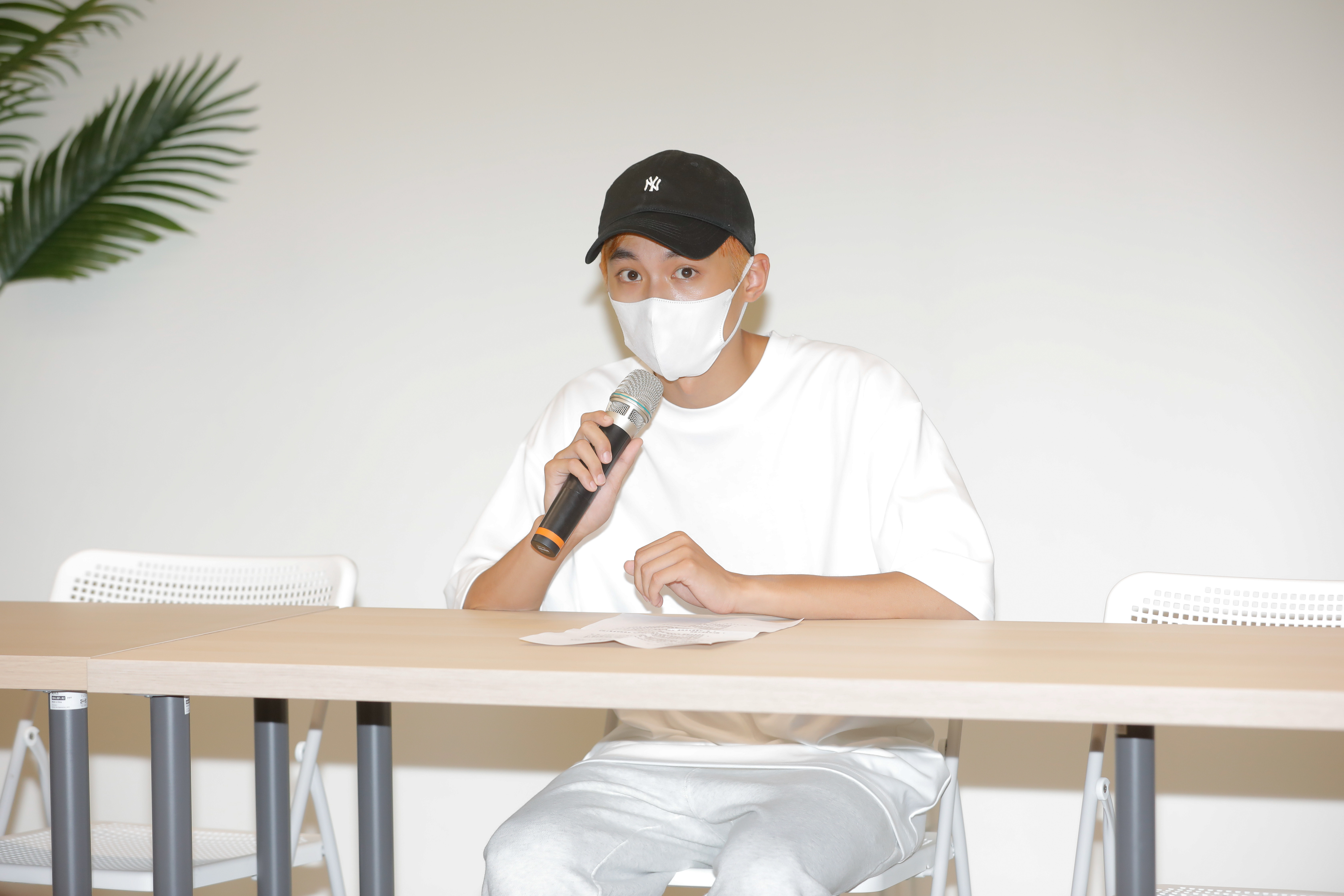 耀樂控訴炎亞綸堅持硬上及拍攝性愛影片。