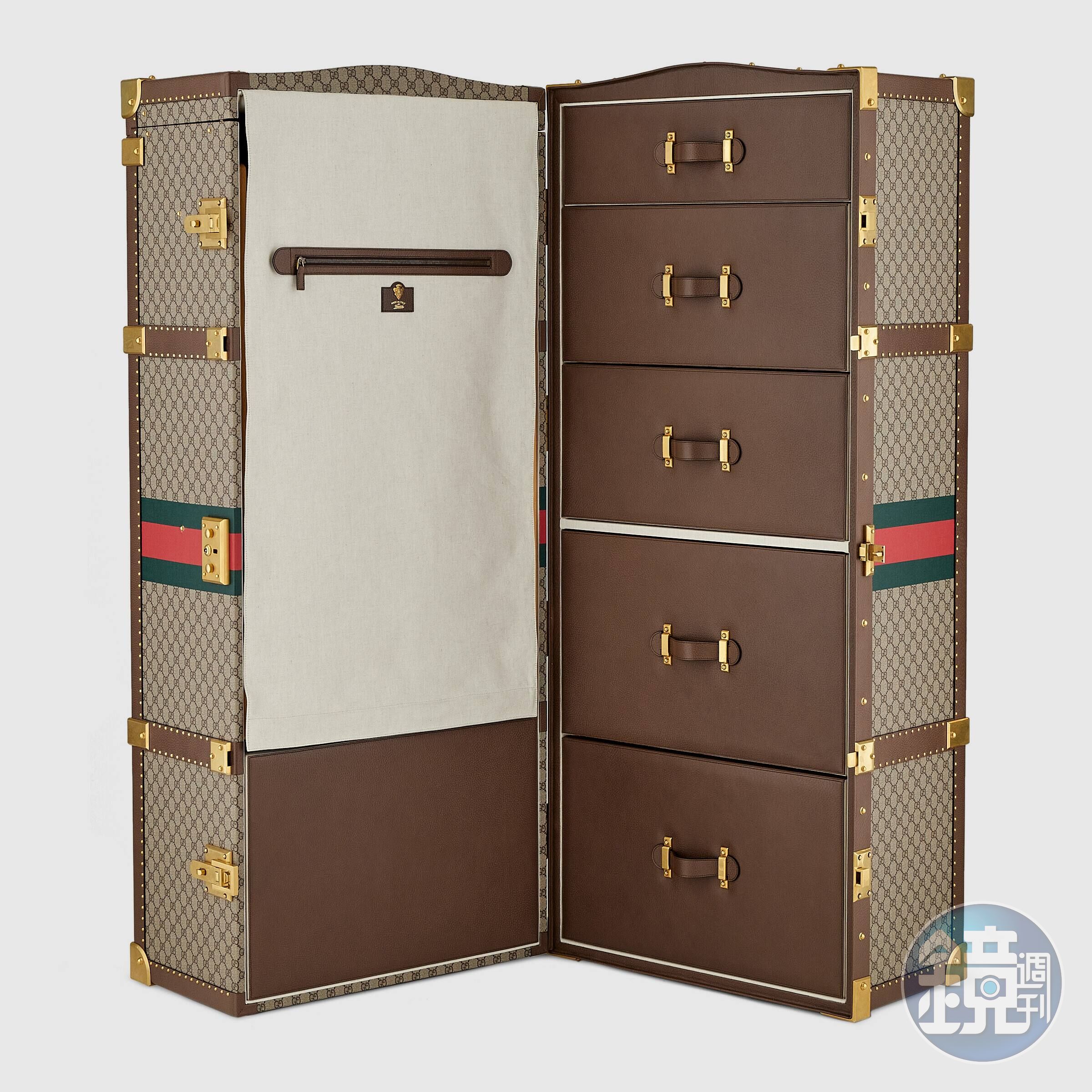 GUCCI Savoy系列衣櫥行李箱，NT$2,221,200。（古馳提供）