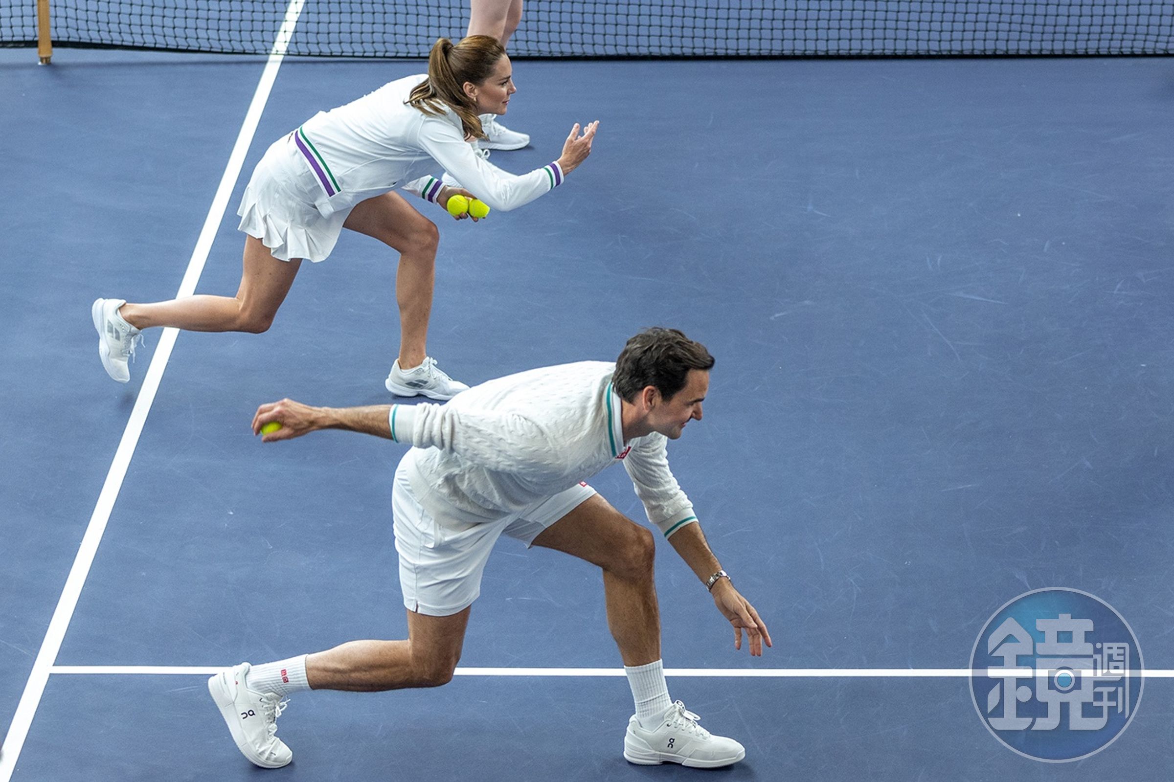 凱特王妃和費德勒一同接受球童訓練。(翻攝Wimbledon官網)