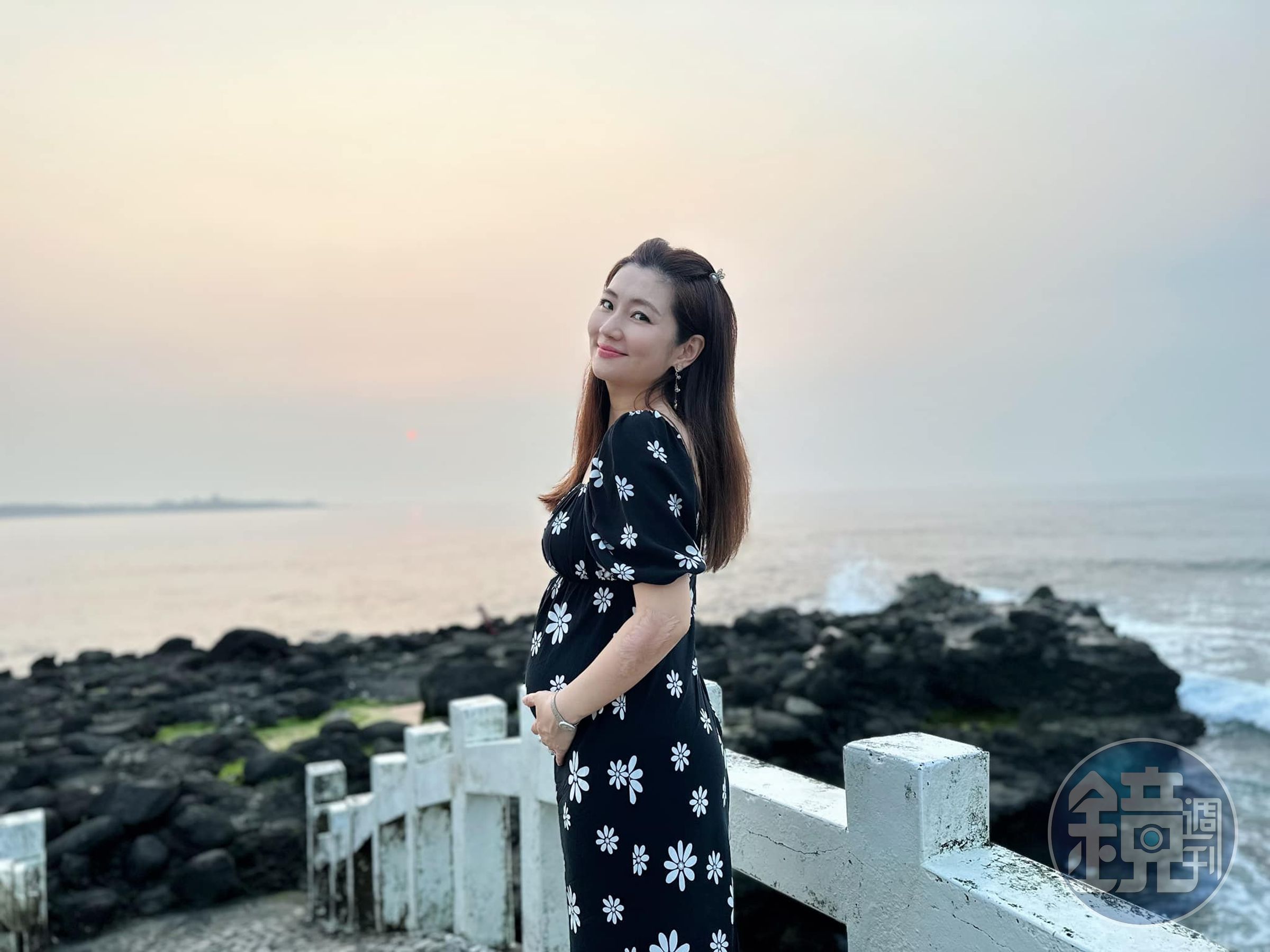 Selina跟圈外男友小徐穩定交往1年半，目前十分期待肚子裡寶寶來臨。（翻攝自Selina臉書）
