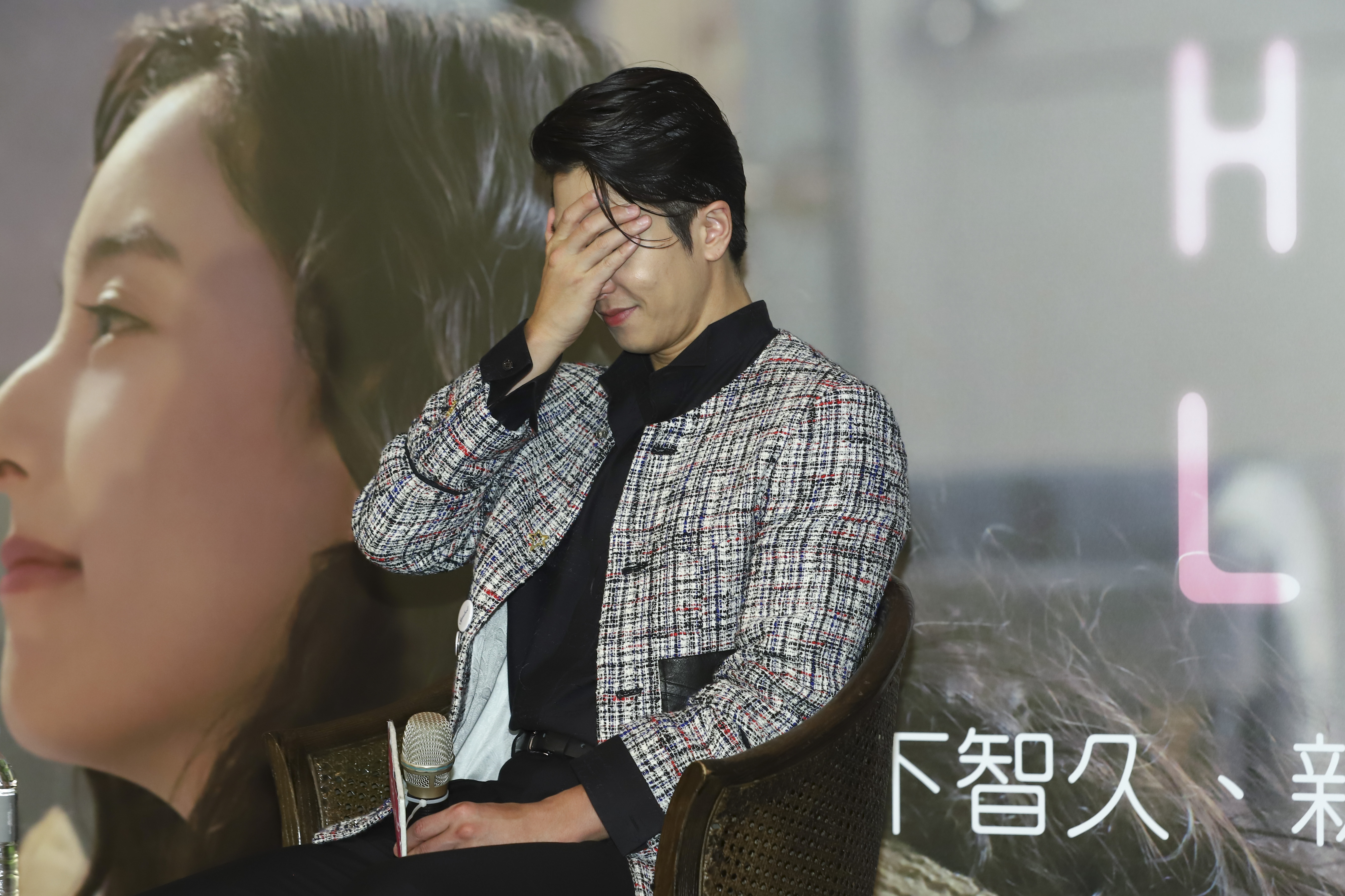 新木優子說山下智久壯到抱不住，讓山下智久超不好意思。