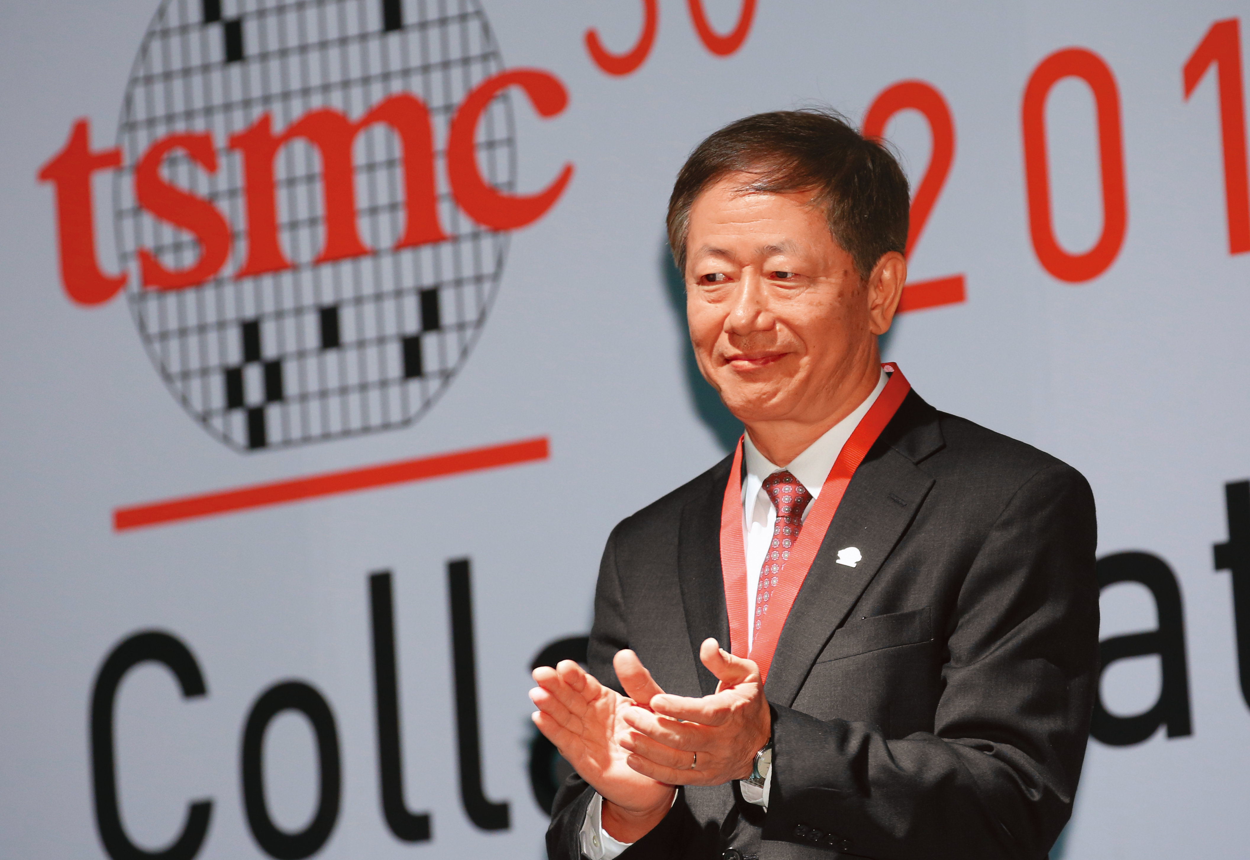 董事長劉德音積極推動數位轉型，鼓勵台積電朝人工智慧發展。