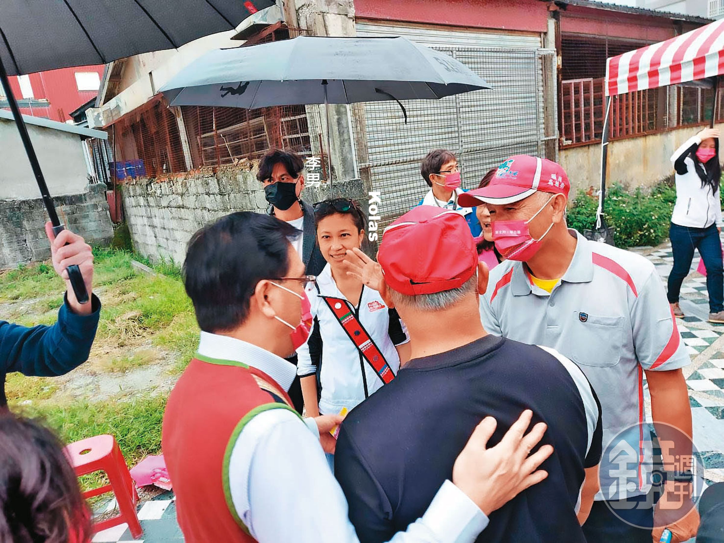 密集的選戰行程，難擋兩人愛火迅速滋長。（讀者提供）