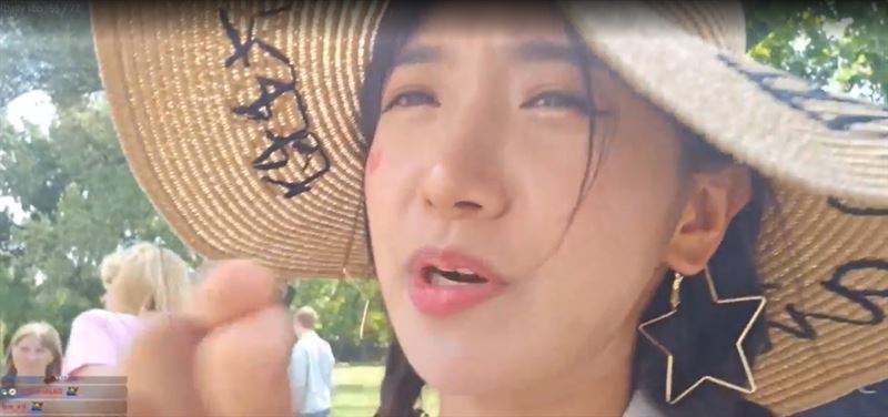 企鵝妹來台直播大成功，漲粉也荷包滿滿。（翻攝自企鵝妹直播）