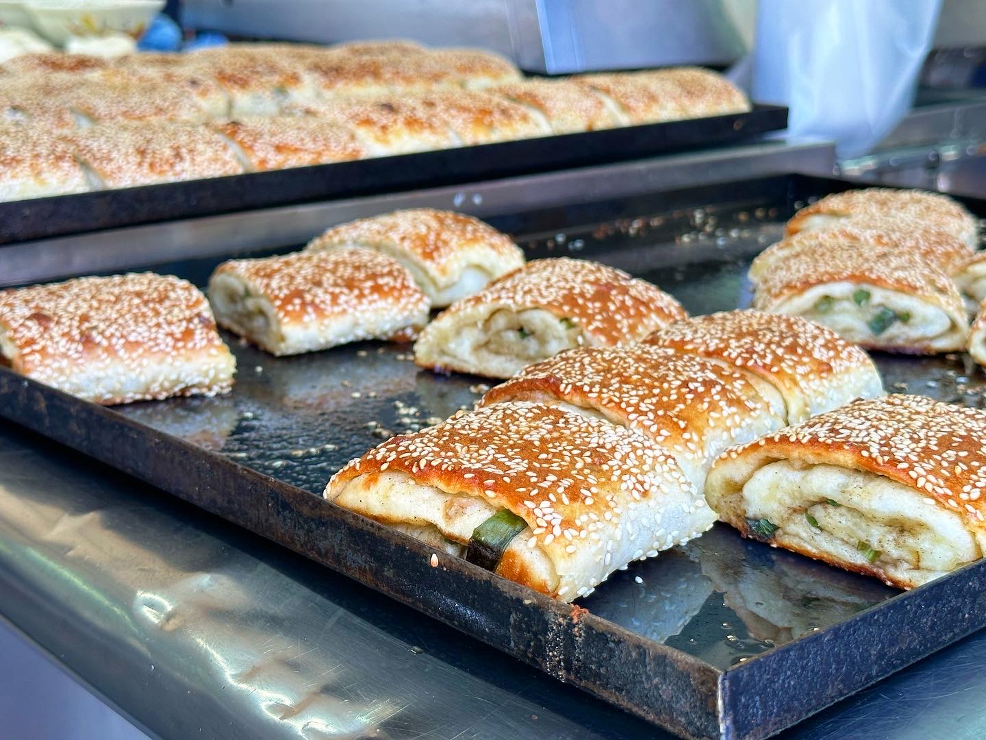 新北中和區南山路上的「永和豆漿」，以香脆的「胡椒餅」打出知名度。