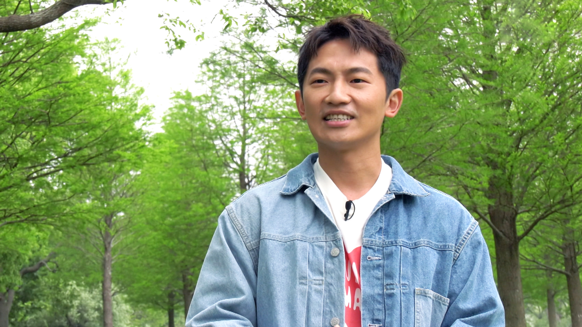 蔡昌憲上節目出外景。（公視提供）