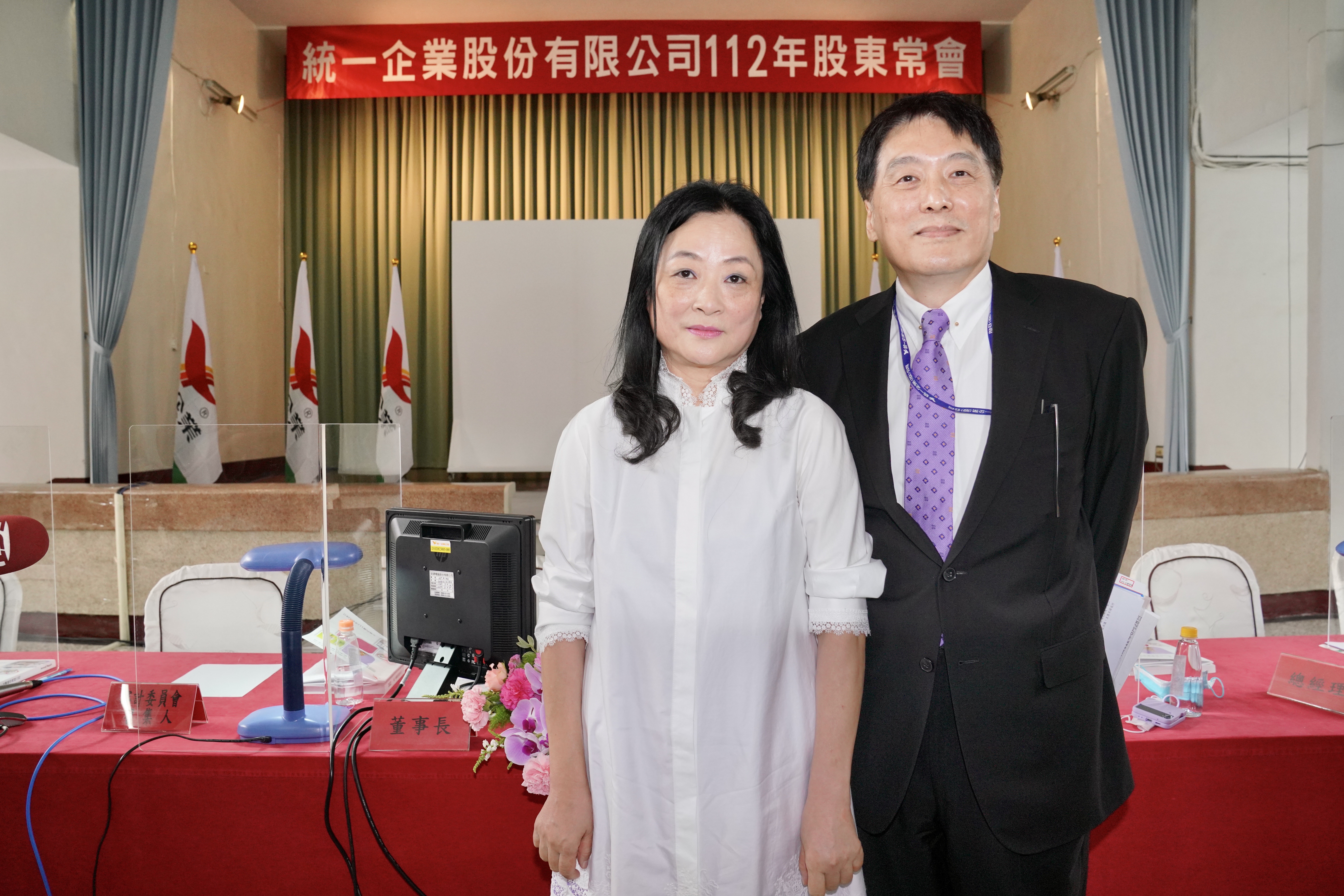 羅智先、高秀玲今日一起出席統一股東會。