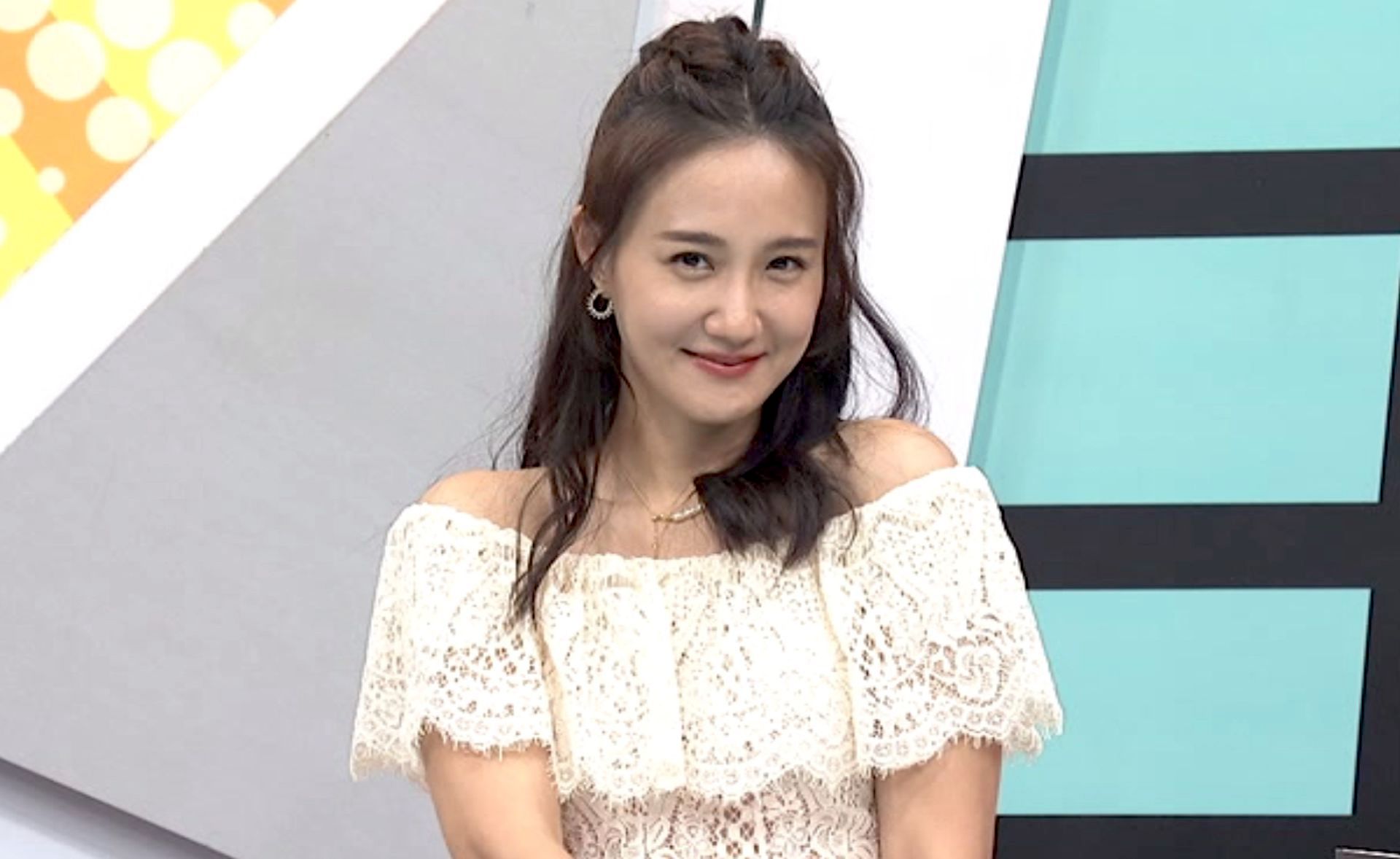 何妤玟上節目錄影。（中天提供）