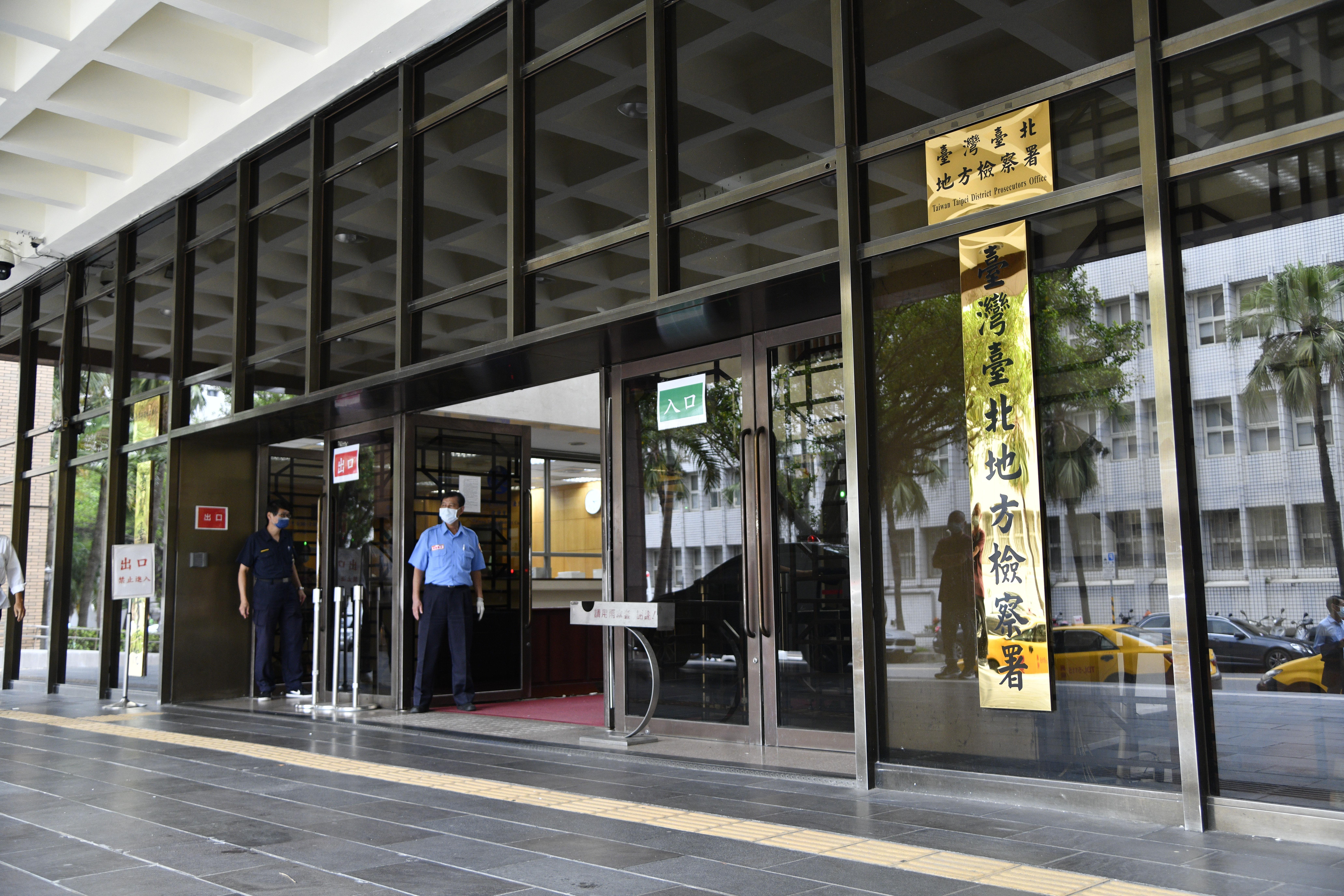 檢察官騎腳踏車與1名騎機車的女大生發生擦撞，雙方針對這起小車禍要如何賠償時，陳姓檢察官竟脫口對女大生說「做愛」及「開房間」等語，台北地檢署將啟動程序調查。（資料照）