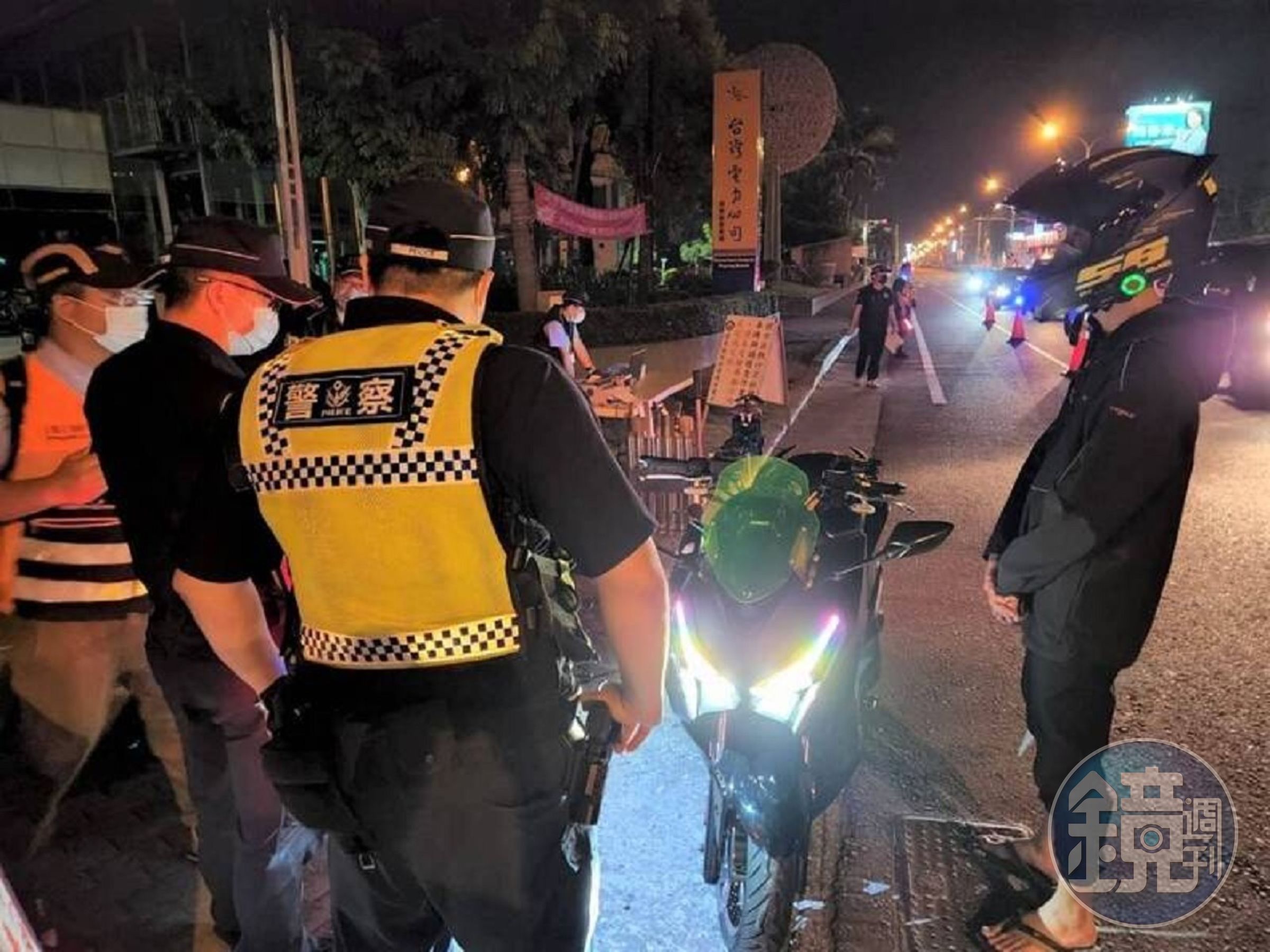 暑假期間是青少年飆車的高峰期,屏東警方將加強取締。(翻攝畫面)