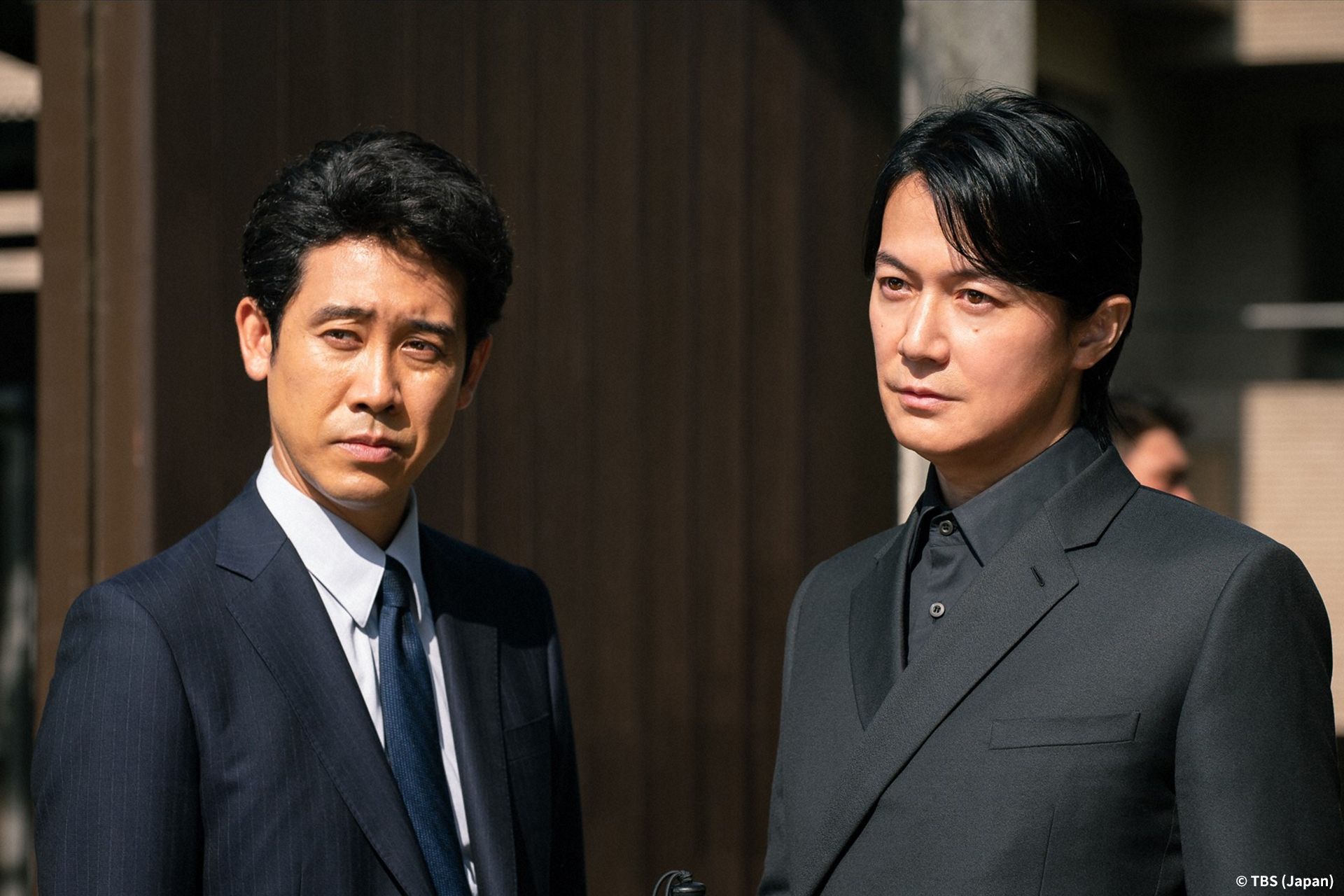 福山雅治(右)與大泉洋主演日劇《Last Man-全盲搜查官-》全劇收視保持在雙位數完美收官。(friDay影音提供)