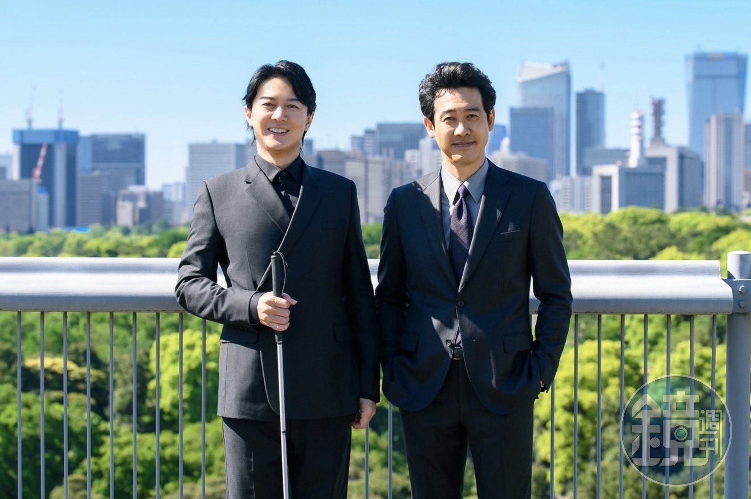 福山雅治與大泉洋主演《Last Man－全盲搜查官－》從開播到完結篇每一集收視率都收兩位數好成績。（翻攝官方推特）