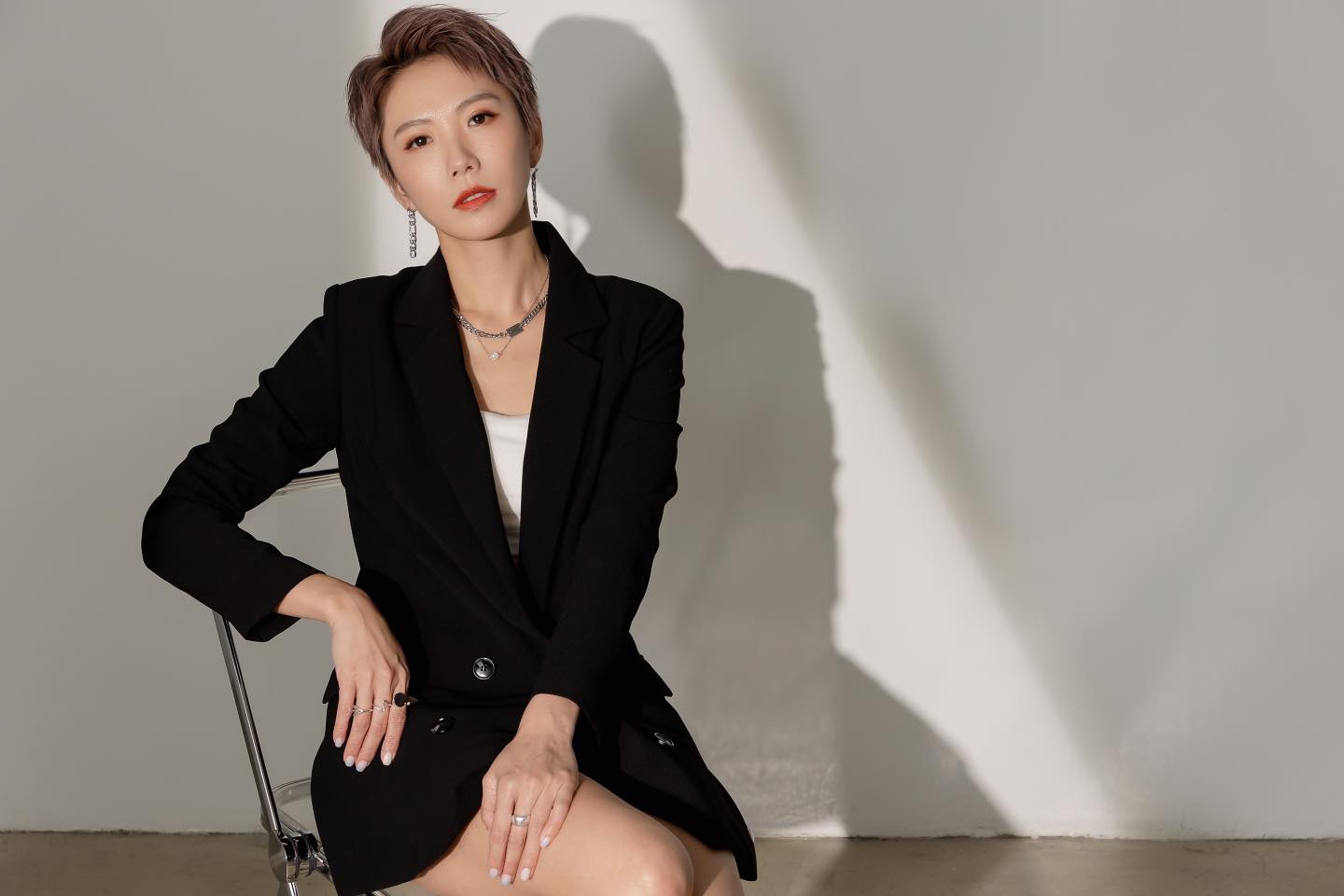 面對陳建州提告，大牙表示法院見，發文不到10分鐘，上萬網友力挺。（翻攝自大牙臉書）