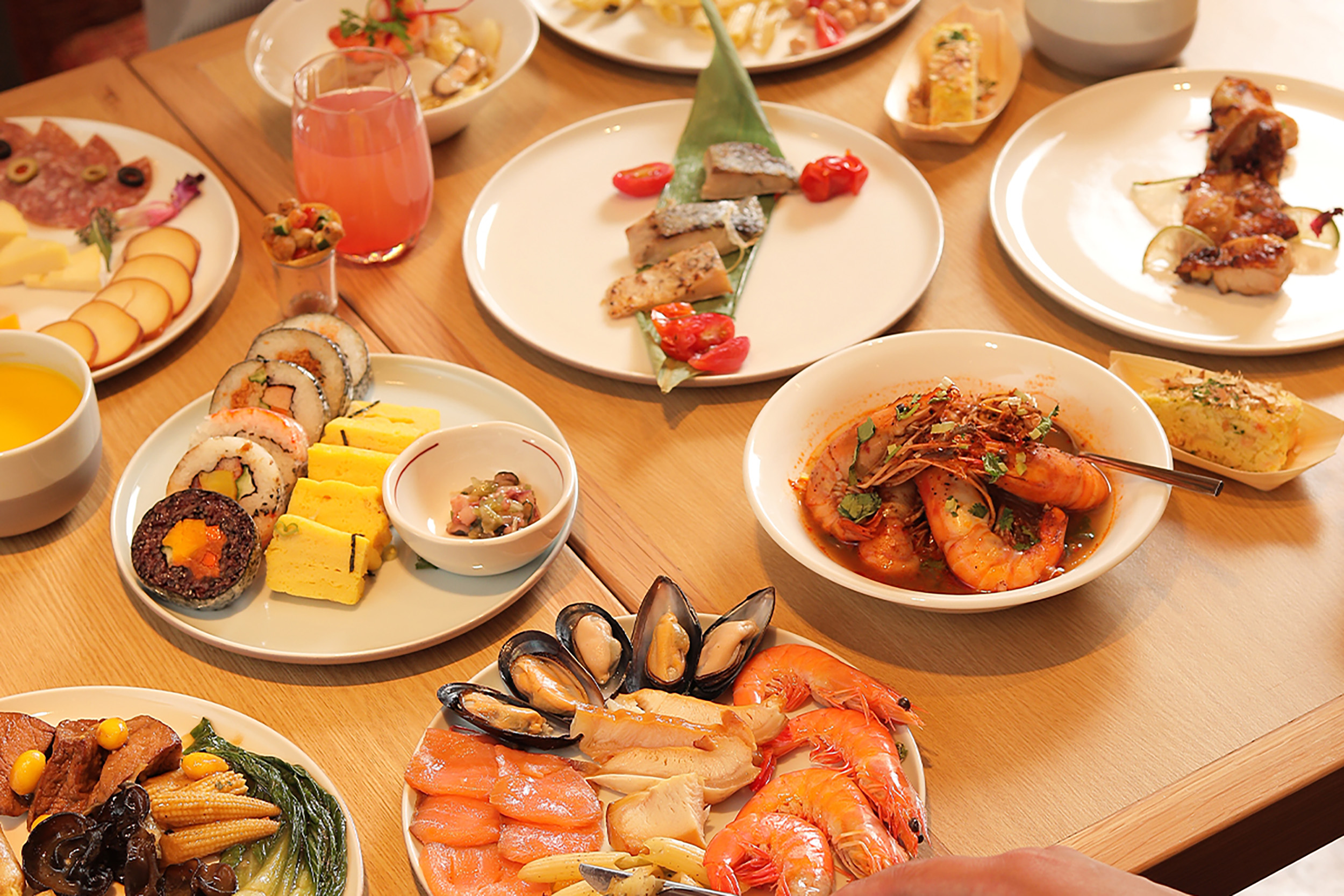 獲得網友評價4.6顆星的「KI-A-BIN-SAN枝仔冰城」餐廳，是由格拉斯麗台北飯店攜手枝仔冰城共同打造的全新吃到飽餐廳。（枝仔冰城提供）