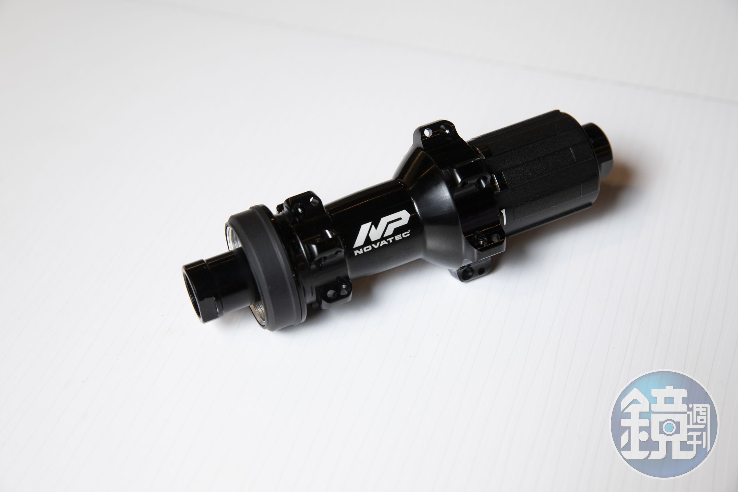 久裕興今年推出高階產品線「NOVATEC Premium」,簡化花鼓結構,提升精密度,重量最輕,強度又夠。