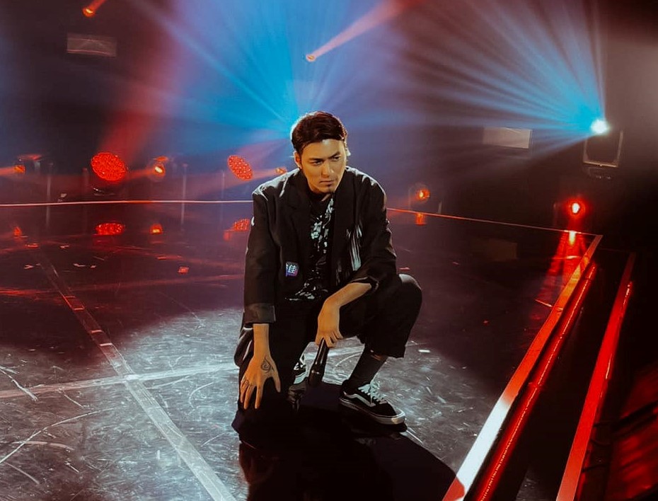 嘎嘎以本名潘俊佳重回舞台。（翻攝自嘎嘎臉書）