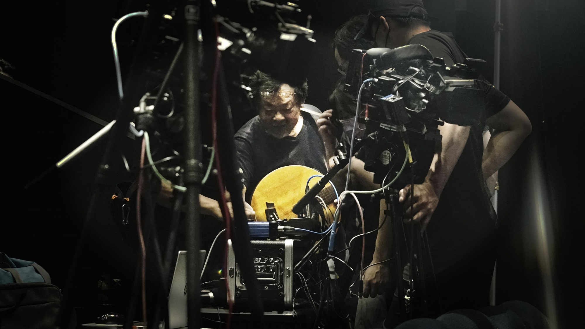 陳明章高中開始玩音樂，並開始學習台灣各項傳統音樂。（牽猴子提供）