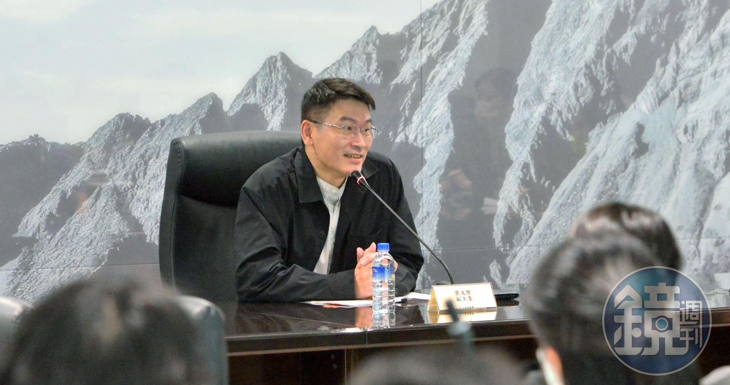 前立委黃國昌指稱梁文傑（圖）把服務處借給黑幫喬事，已轉任陸委會副主委的梁文傑表示全案已經司法判決「並無涉入」。（翻攝自陸委會臉書）
