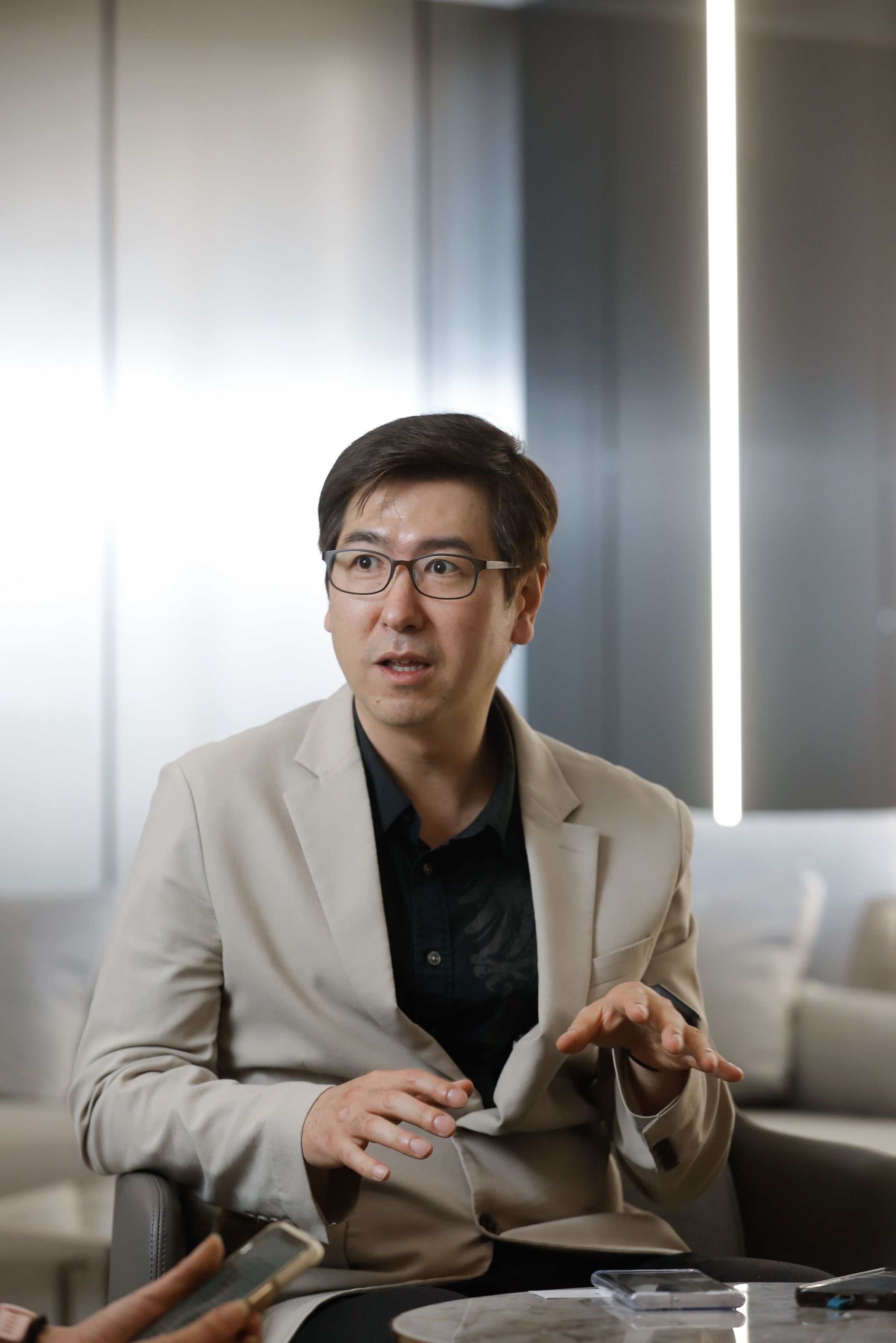 吳相昊透露自己在創作時會避免去看觀眾的留言反應，等到完稿後才會去留意。