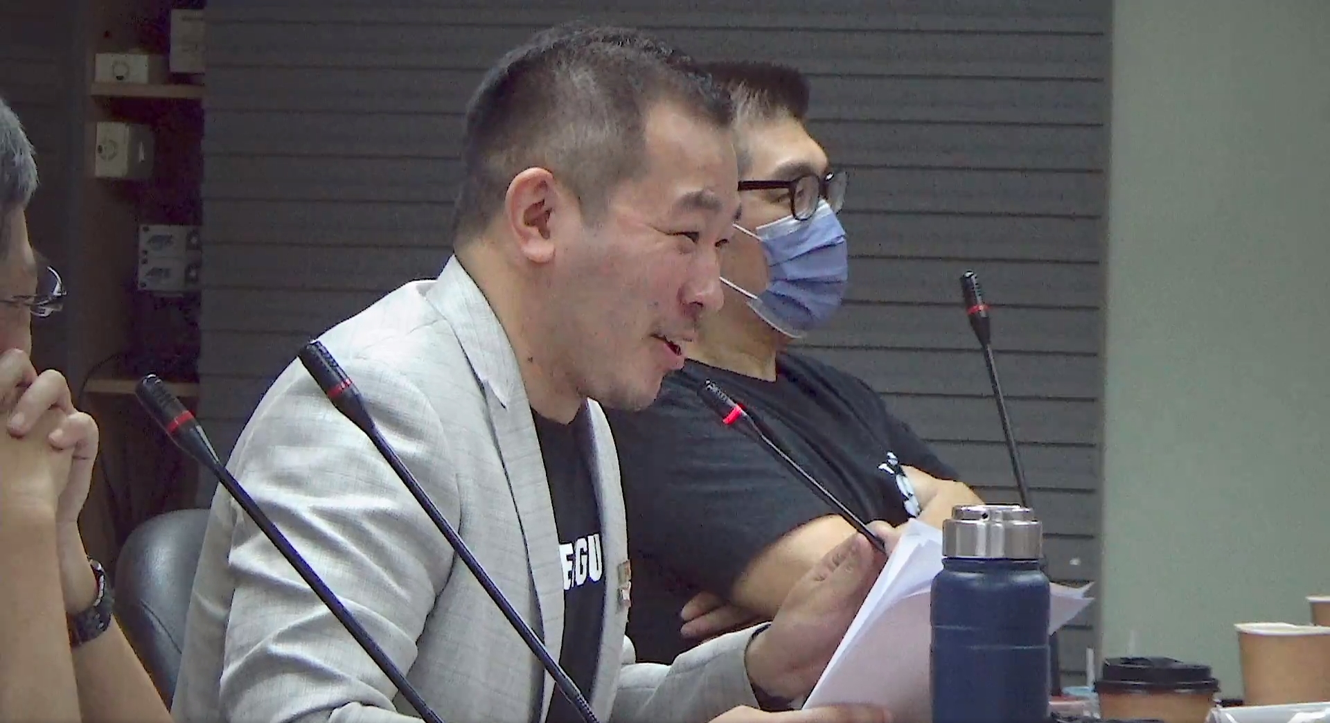 PLG聯盟法律顧問俞宗鳴對陳建州涉性騷一事做出回應。(翻攝自國家政策研究基金會)