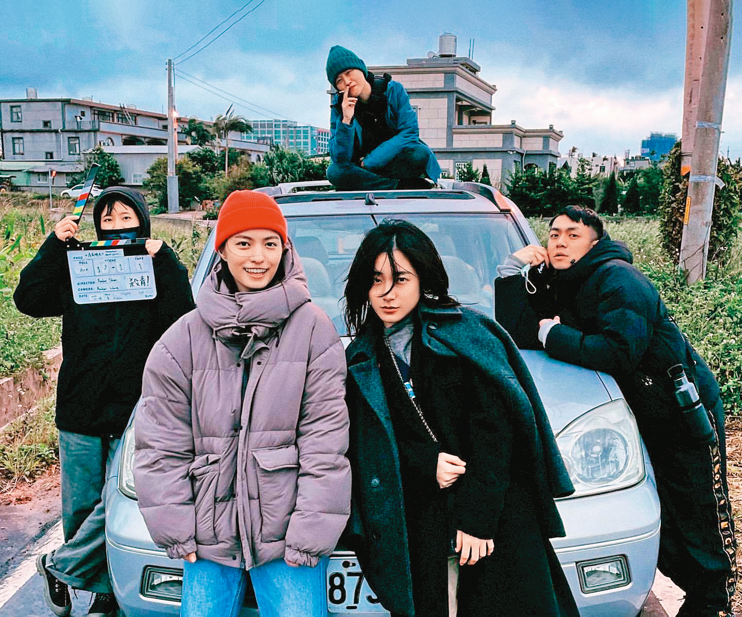 葉曉霏(前排右二)拍攝工作不少,她最希望與同期的朋友們一起在作品裡相遇。
