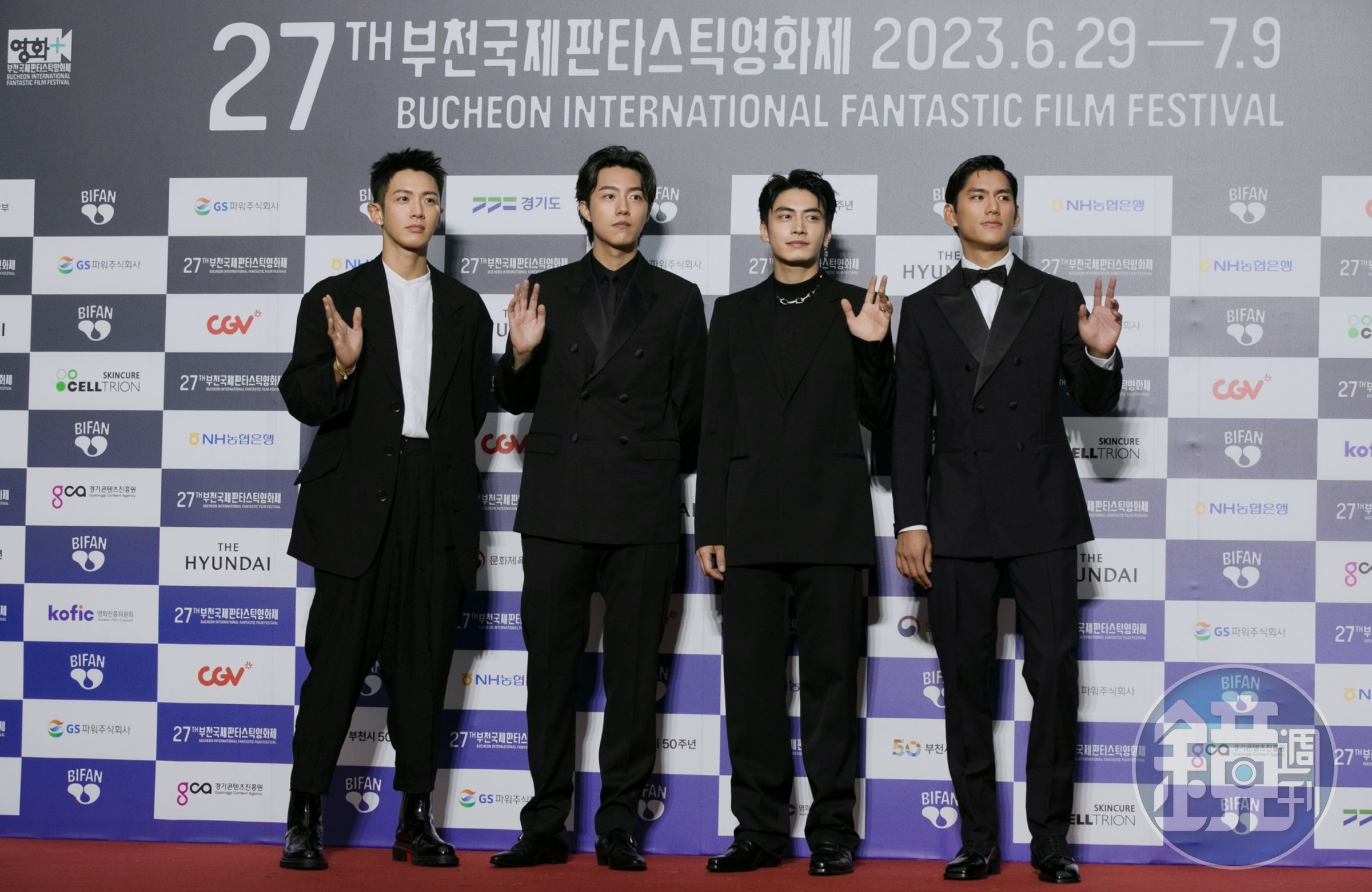 《黑的教育》四位帥哥風格一致的「Man in Black」,帥氣又迷人。(禾豐九路提供)
