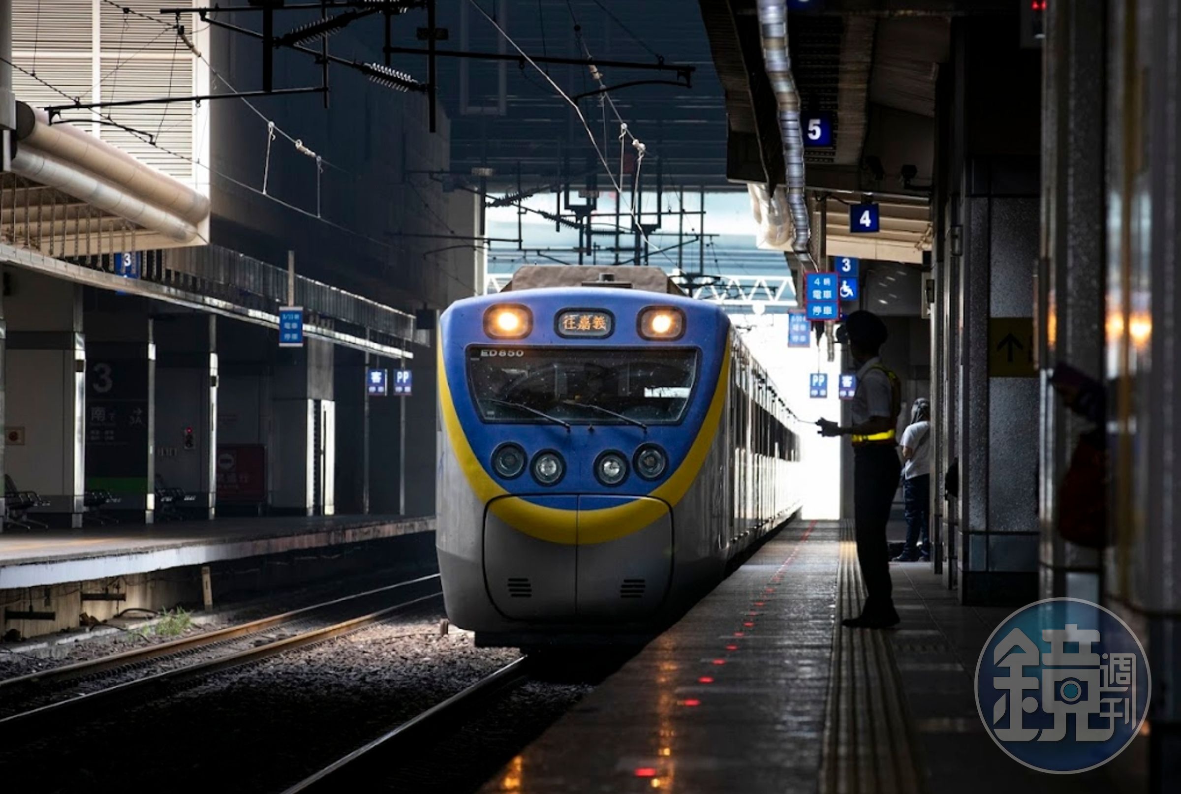 基隆市交通處指出，基隆境內定期票也會在年底前上路，市區公車和台鐵30天無限次搭乘只要320元。（資料照）