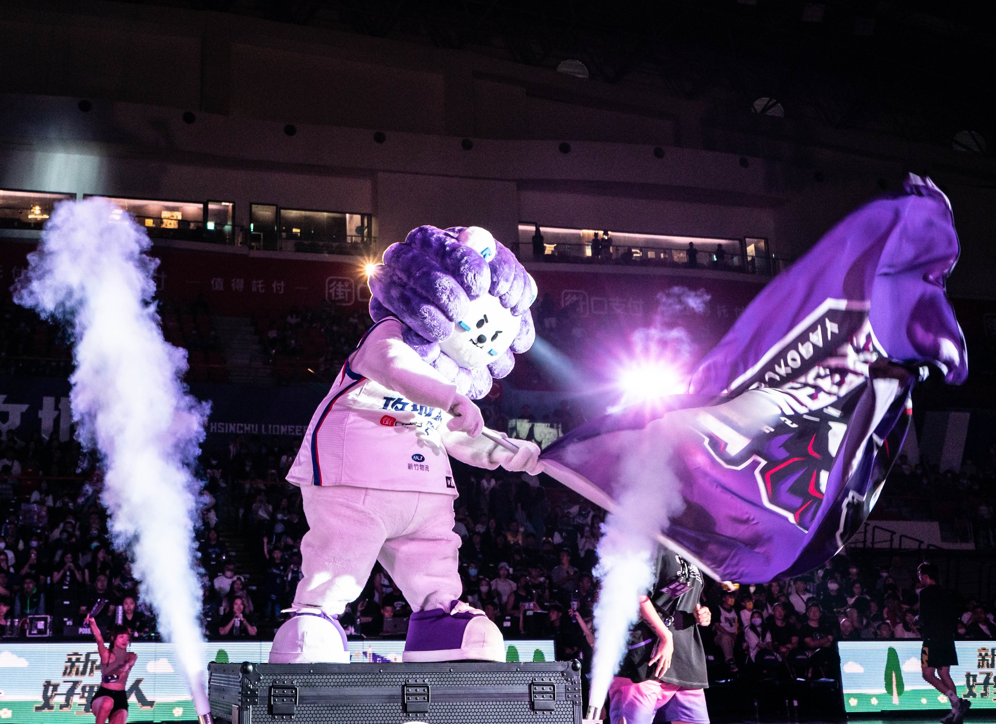 PLG執行長陳建州身陷性騷醜聞，聯盟球隊新竹街口攻城獅（圖）認為需要以最高標準處理，否則將重創聯盟形象。（翻攝自新竹街口攻城獅 Hsinchu Jko Lioneers臉書）