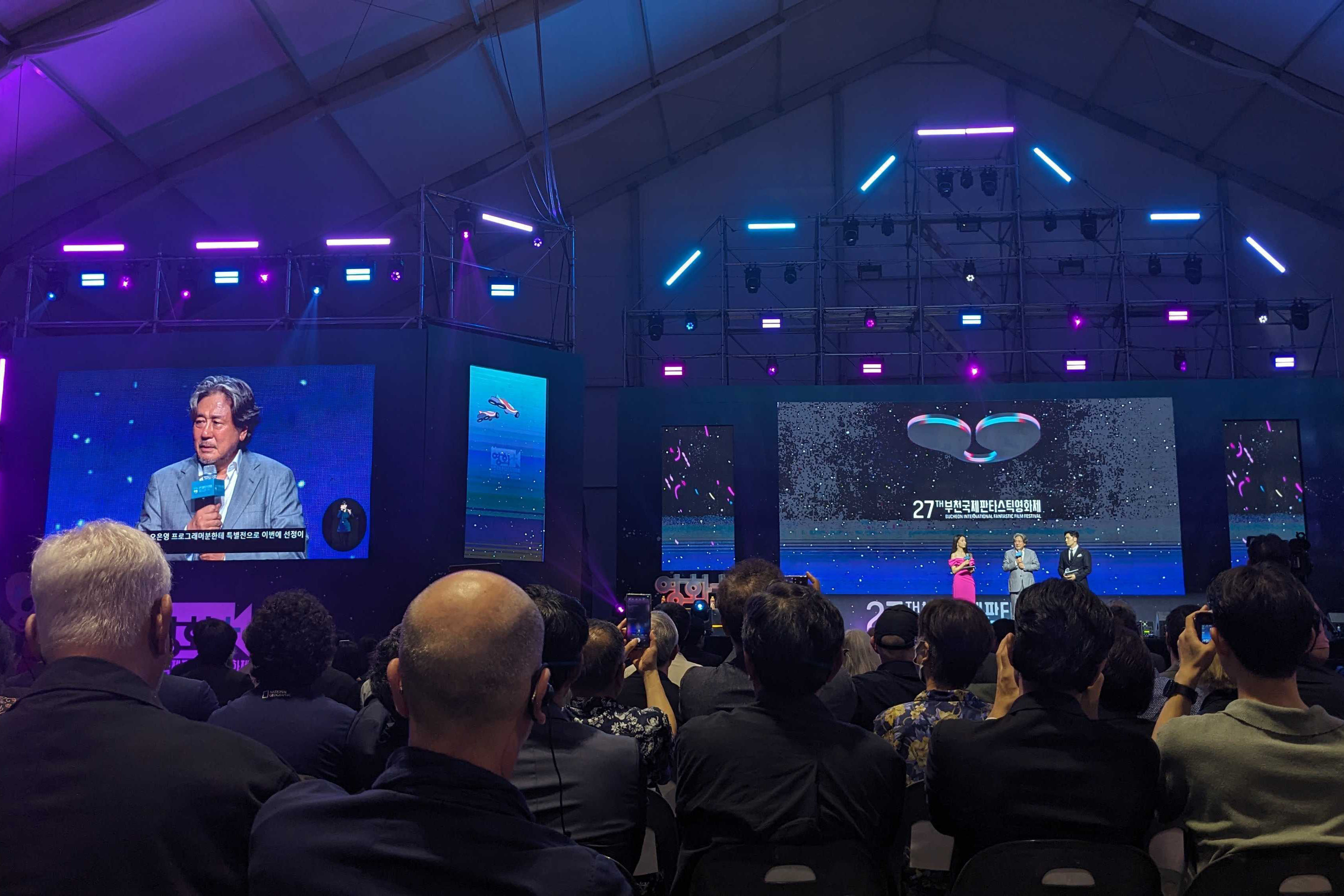 第27屆富川奇幻影展29日開幕。韓國演員崔岷植（左）是今年大師講堂的講者。（文策院／提供）