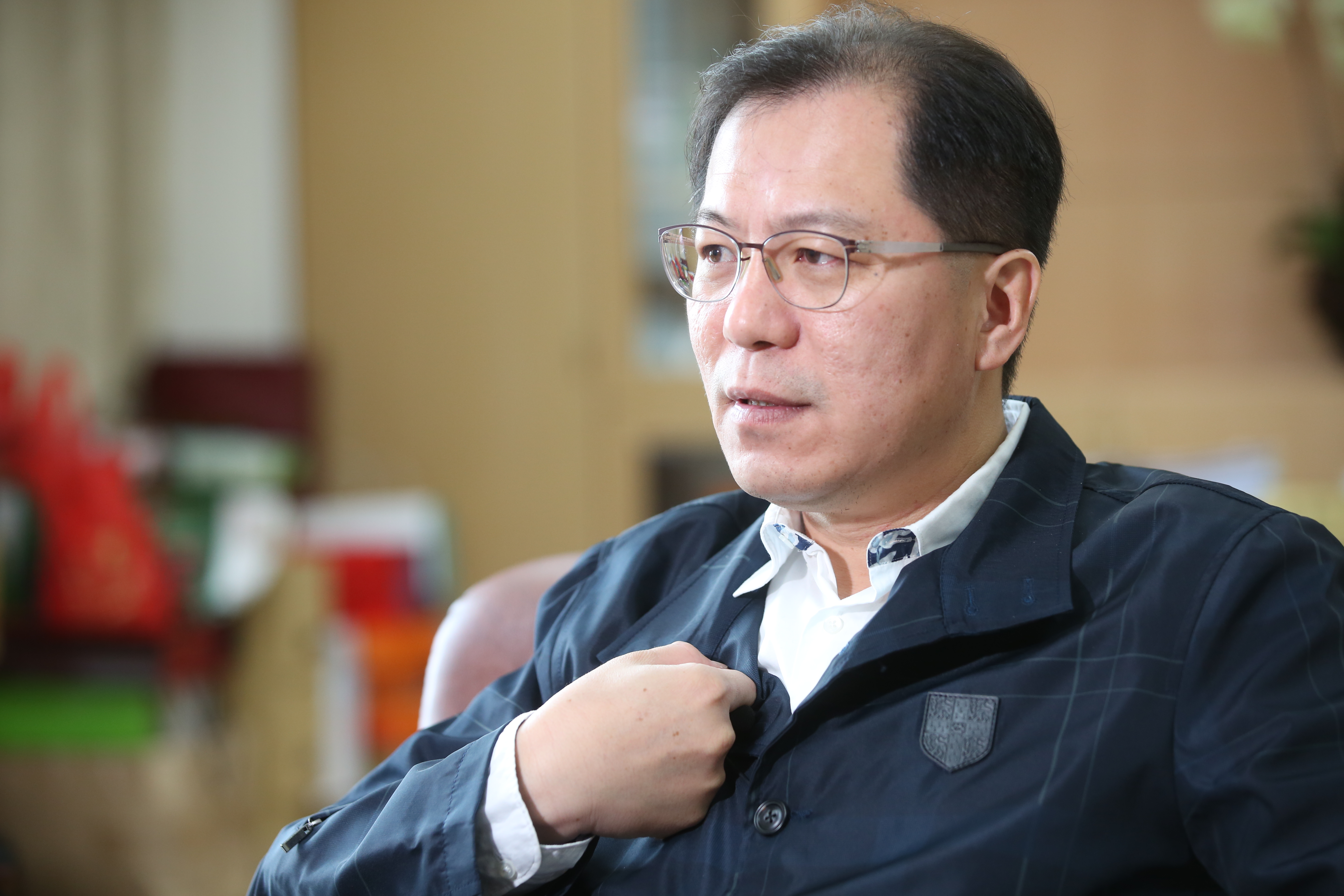 吳芳銘坦言酒駕自撞是他的人生汙點，並說再犯就是下台。（本刊資料照）